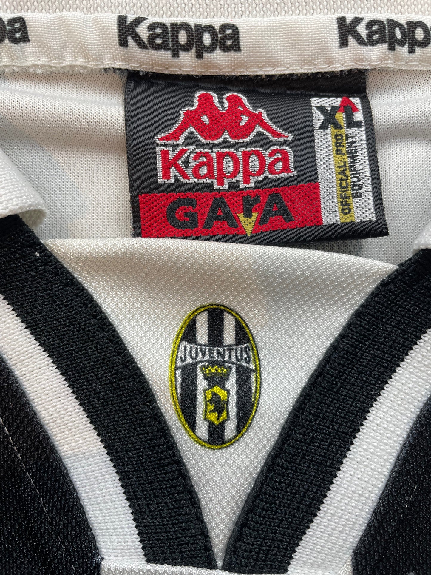 Match Shirt • Club • Juventus • 1995 • Kappa • Home • #23 • Juan Pablo Sorín • Match Worn