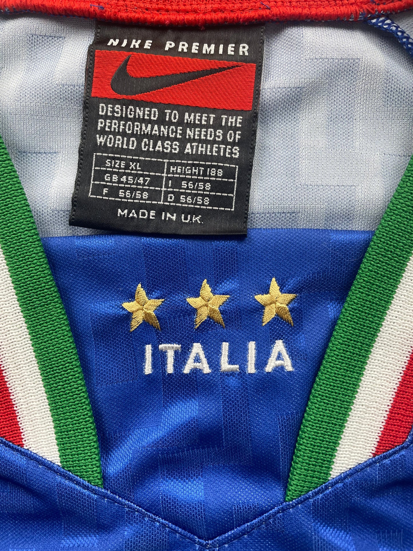Player Issue Training • Italia • 1995 • Nike Training Top • Size XL • Signed by Sandro Cois
