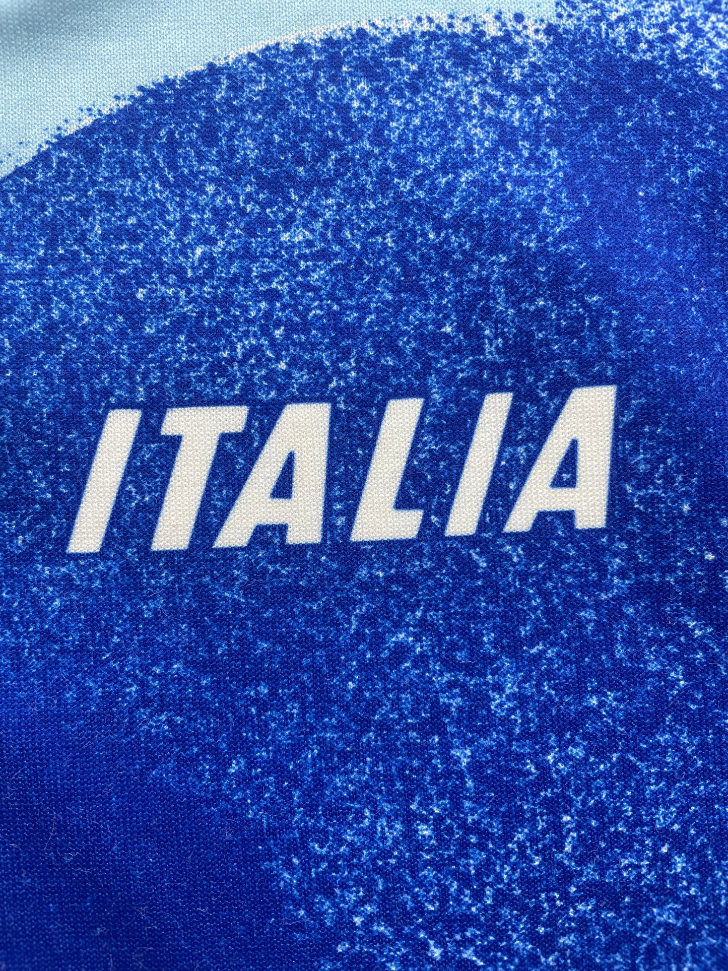 Player Issue Training • Italia • 1992 • Diadora • #8 • Training Top • Size L