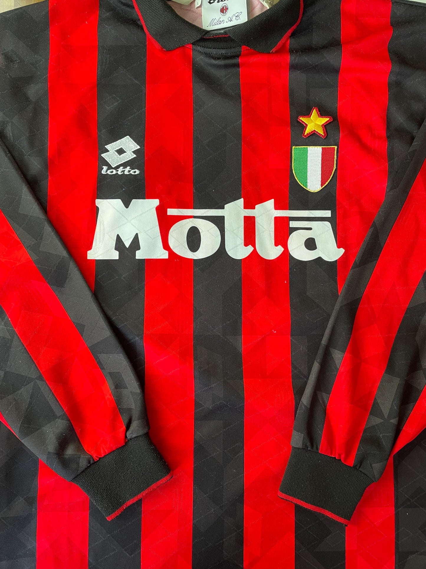 Store Shirt • AC Milan • 1993 • Lotto • Home • #8 • Gianluigi Lentini • Size L