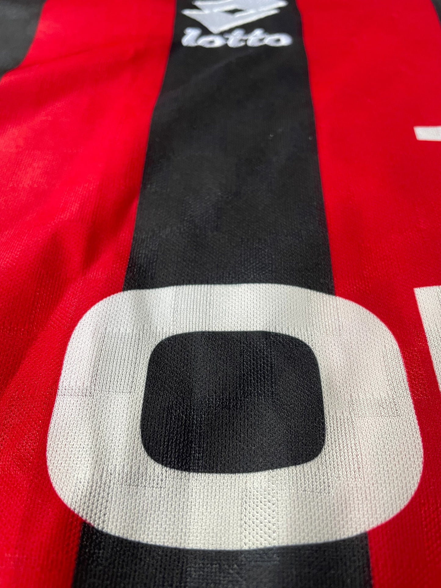 Store Shirt • AC Milan • 1995 • Lotto • Home • Marcel Desailly • Size L • Signed