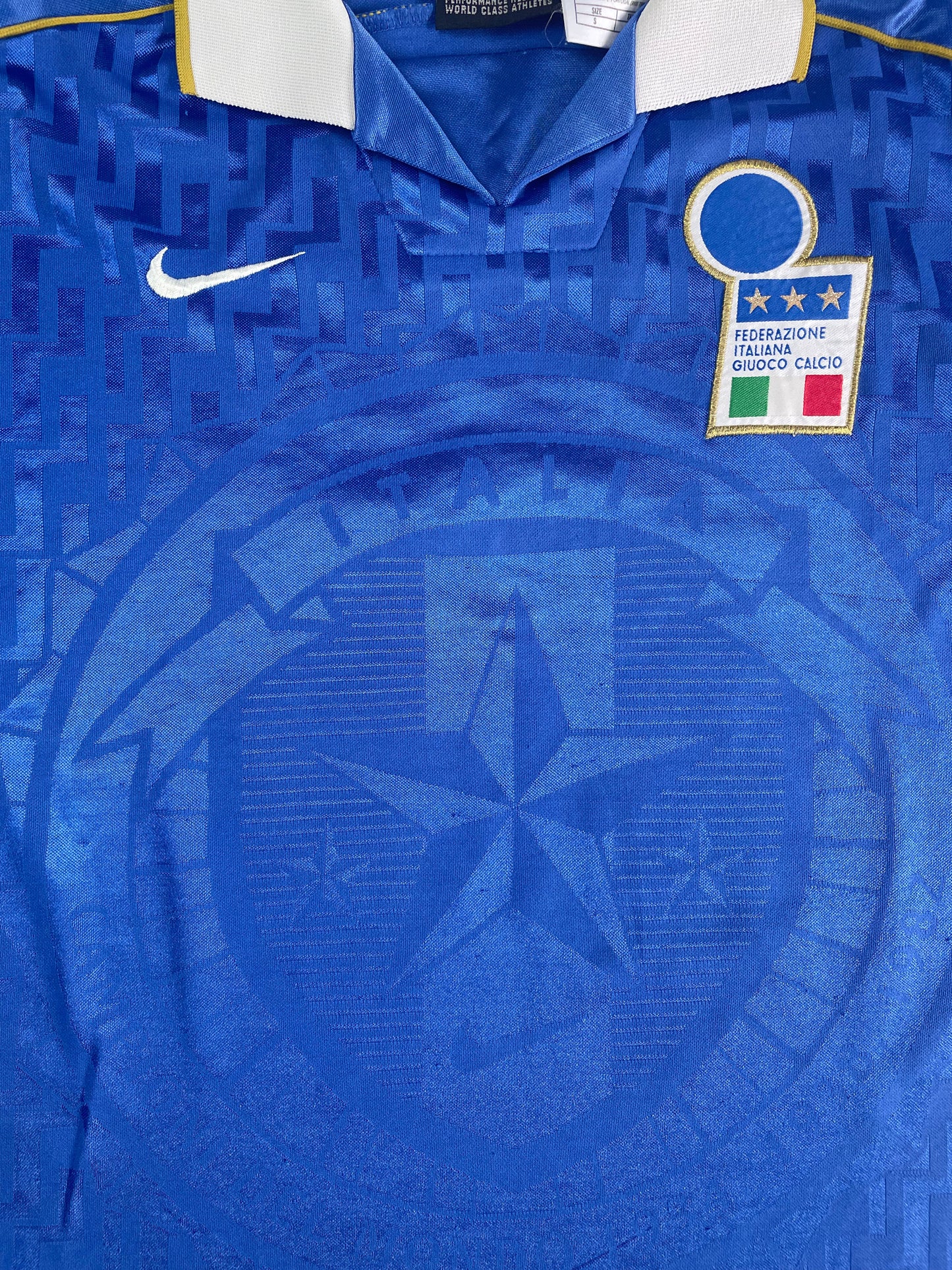 Store Shirt • Italia • 1995 • Nike • Home • Size S