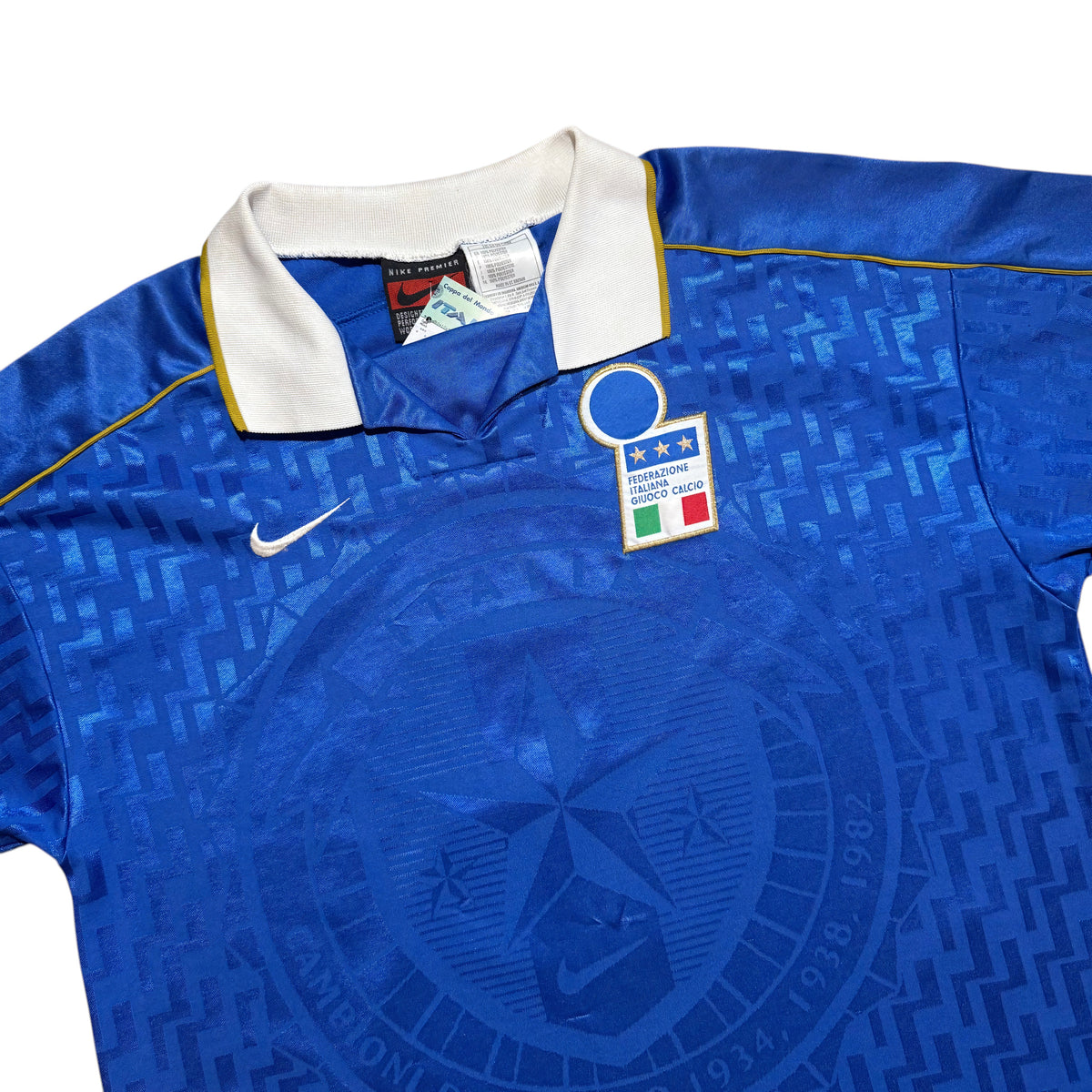 Italy Home Shirt 1995 - 1996 (L) '3' Maldini