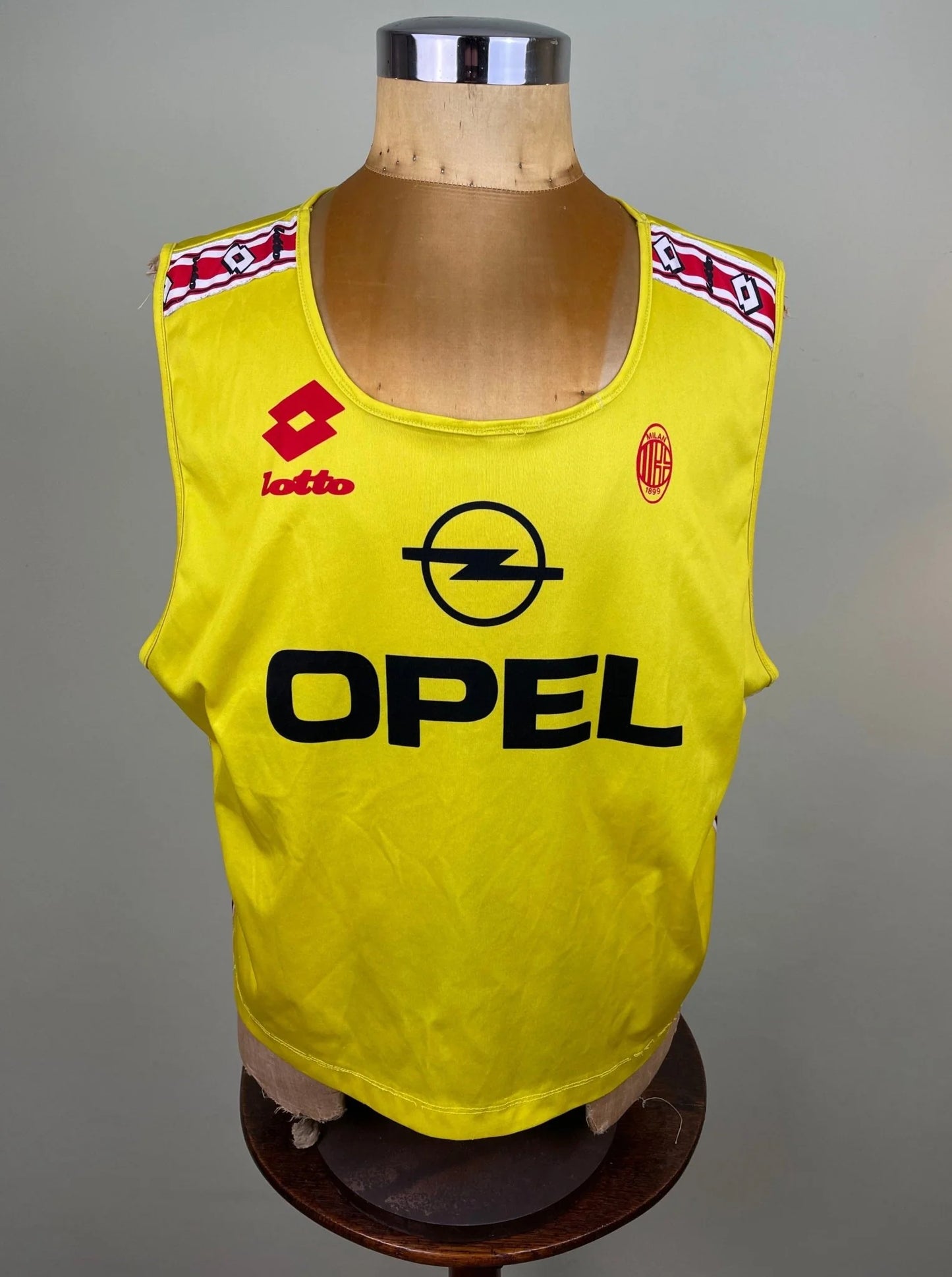 Player Issue Training • AC Milan • 1995 • Lotto Bib