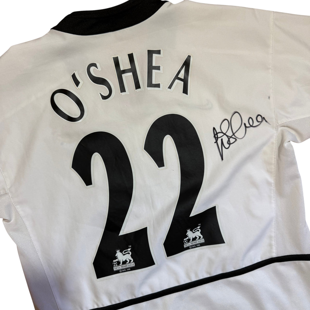 Manchester United Away Shirt 2002 - 2003 (YL) O'Shea 22 - signed