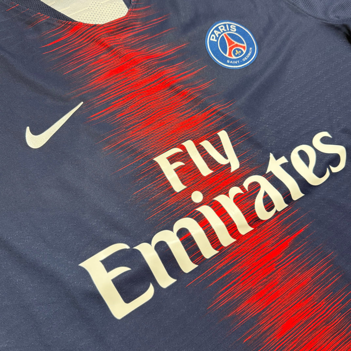 PSG Home Shirt 2018 - 2019 (L) Mbappe 7