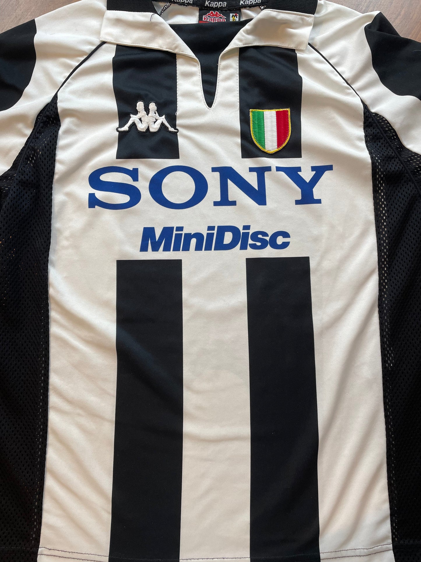 Store Shirt • Juventus • 1997 • Kappa • Home • Size M