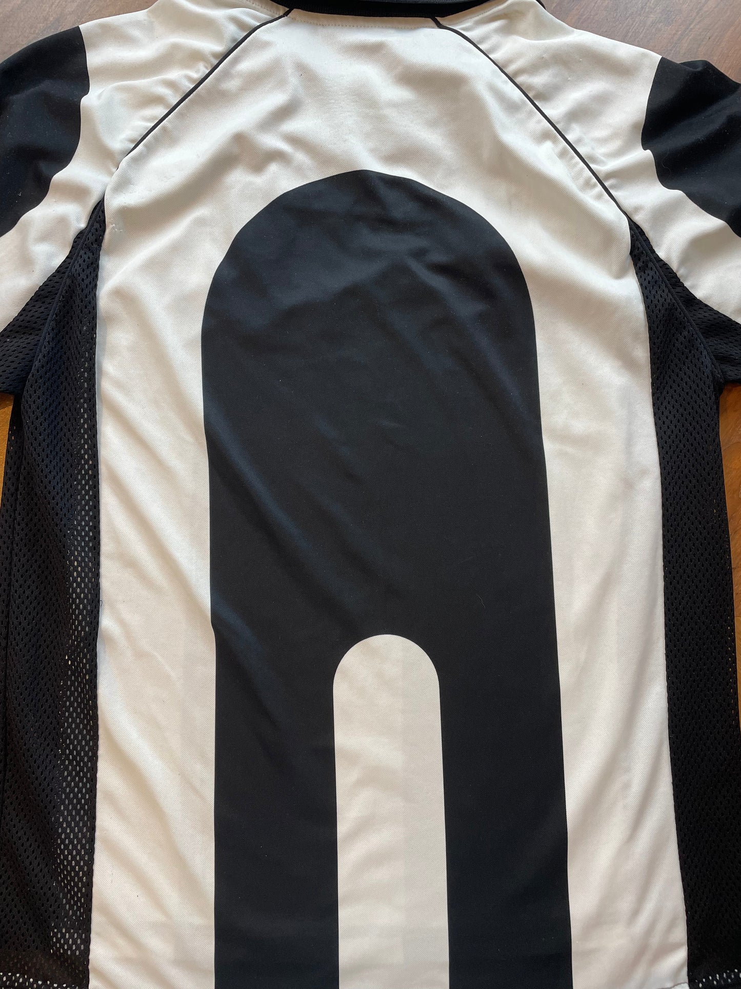 Store Shirt • Juventus • 1997 • Kappa • Home • Size M