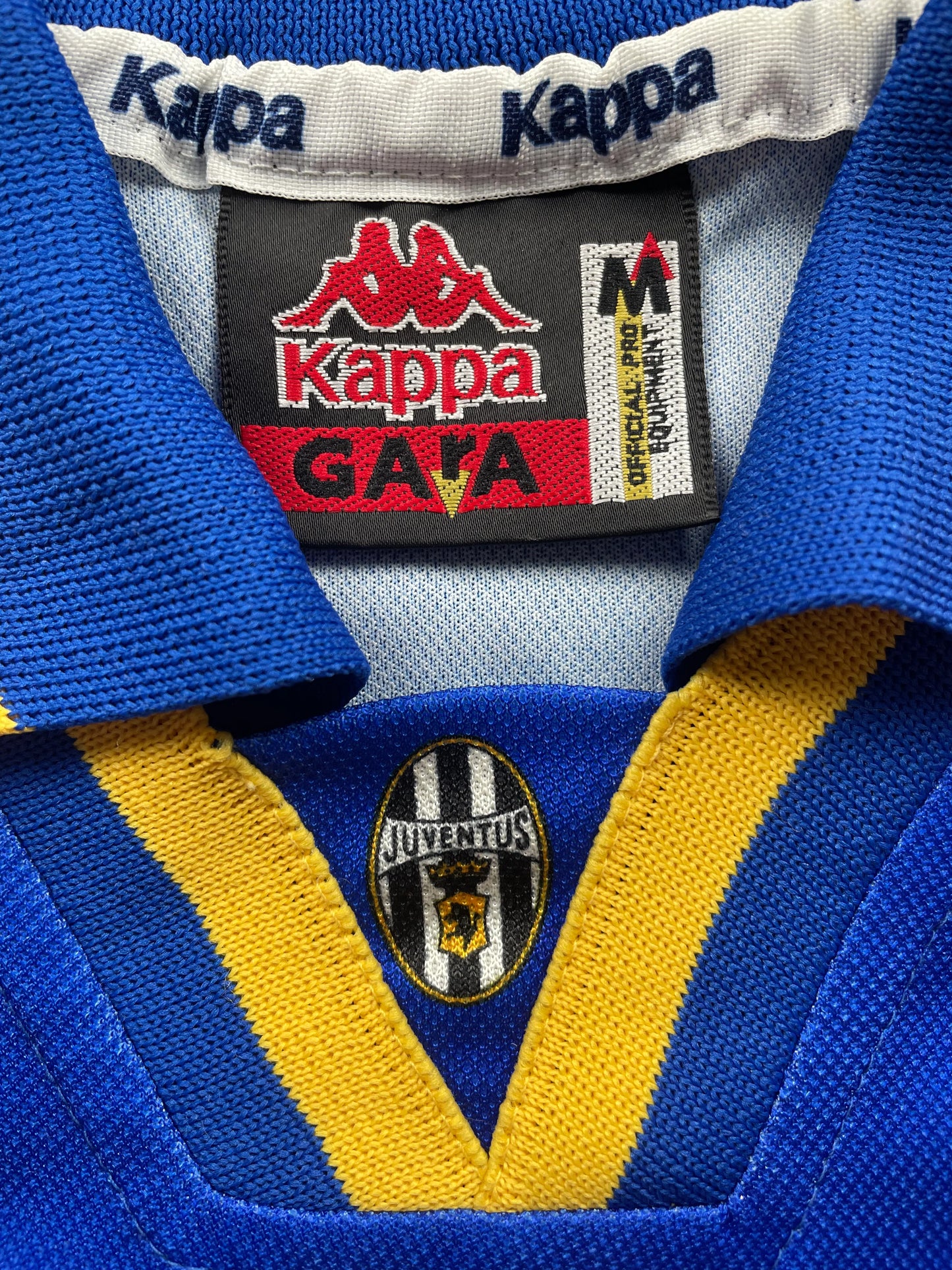 Store Shirt • Juventus • 1996 • Kappa • Away • Size M