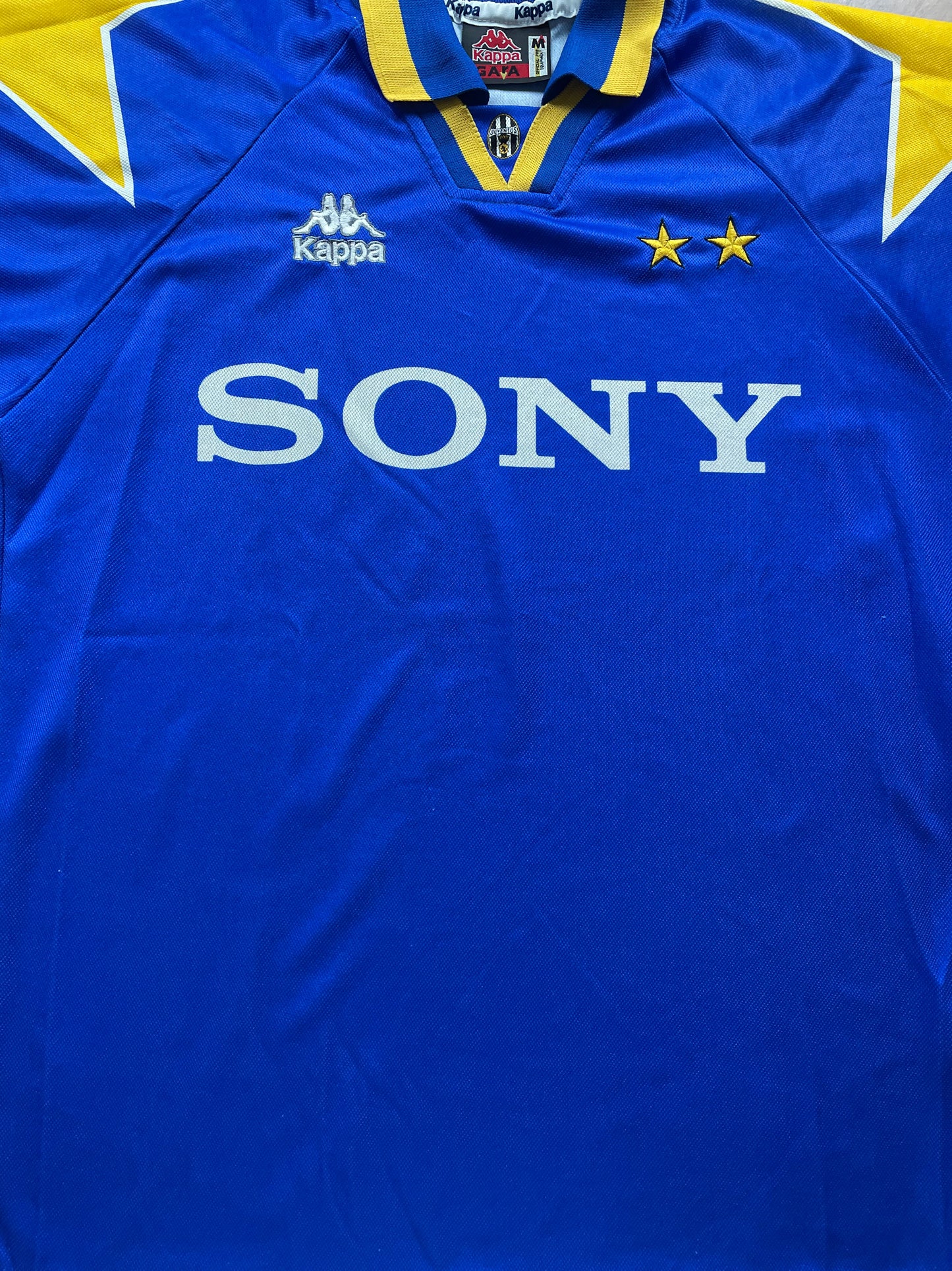Store Shirt • Juventus • 1996 • Kappa • Away • Size M