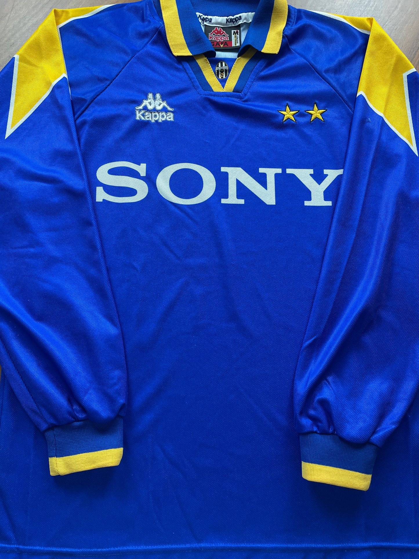Store Shirt • Juventus • 1996 • Kappa • Away • Size M 
