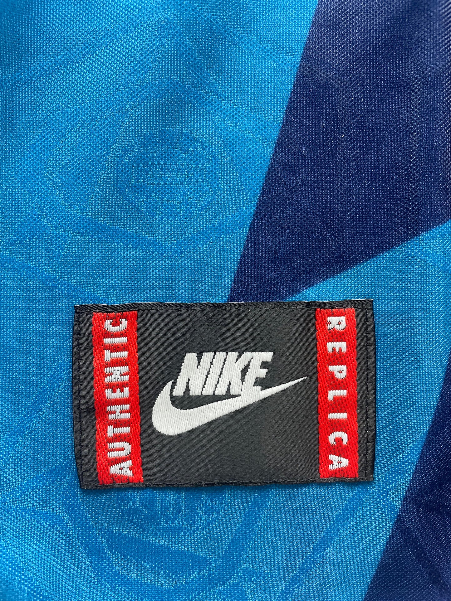 Store Shirt • Arsenal • 1995 • Nike • Away • Size L