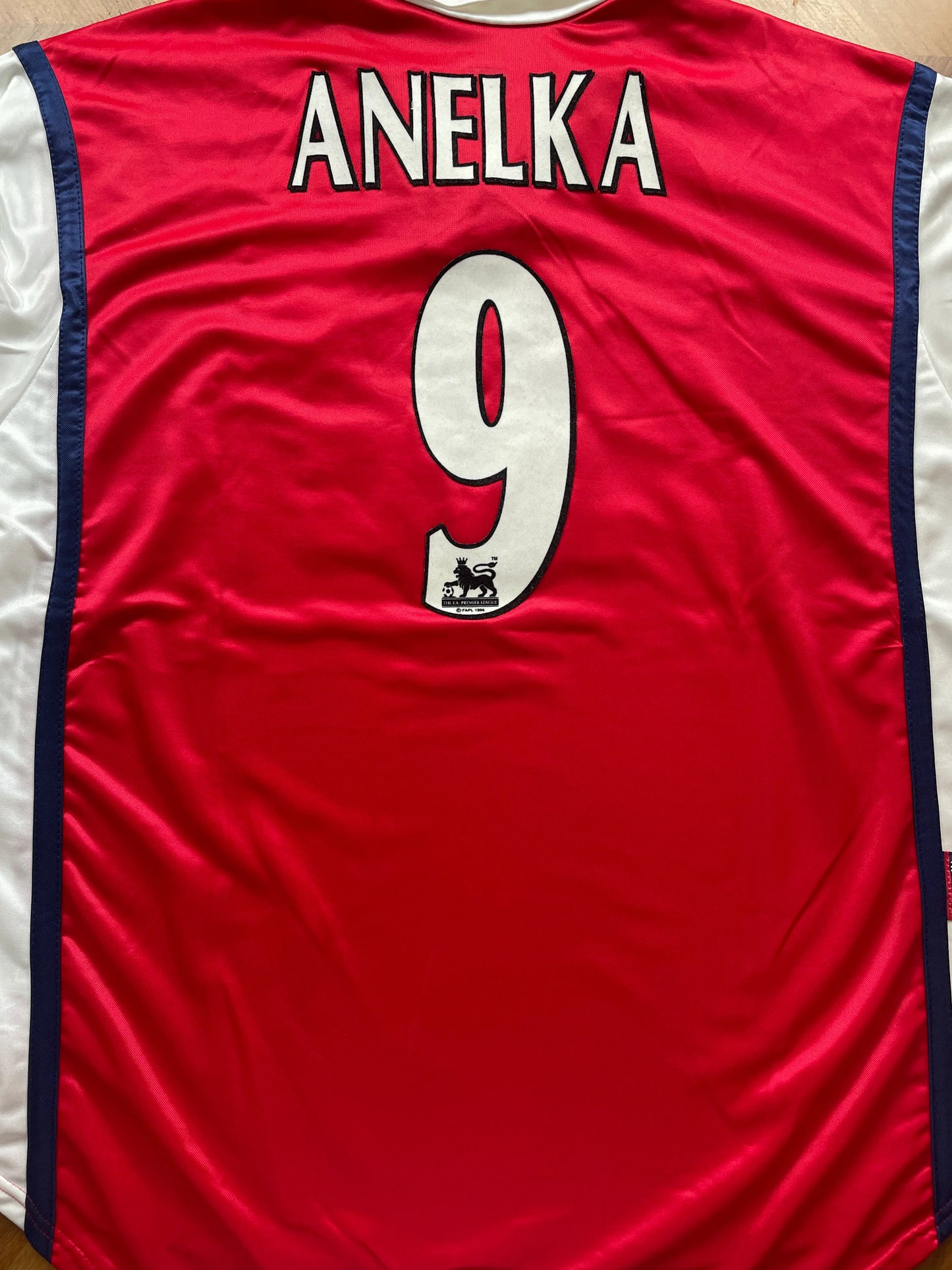 Store Shirt • Arsenal • 1998 • Nike • Home • #9 • Nicolas Anelka • Size XL