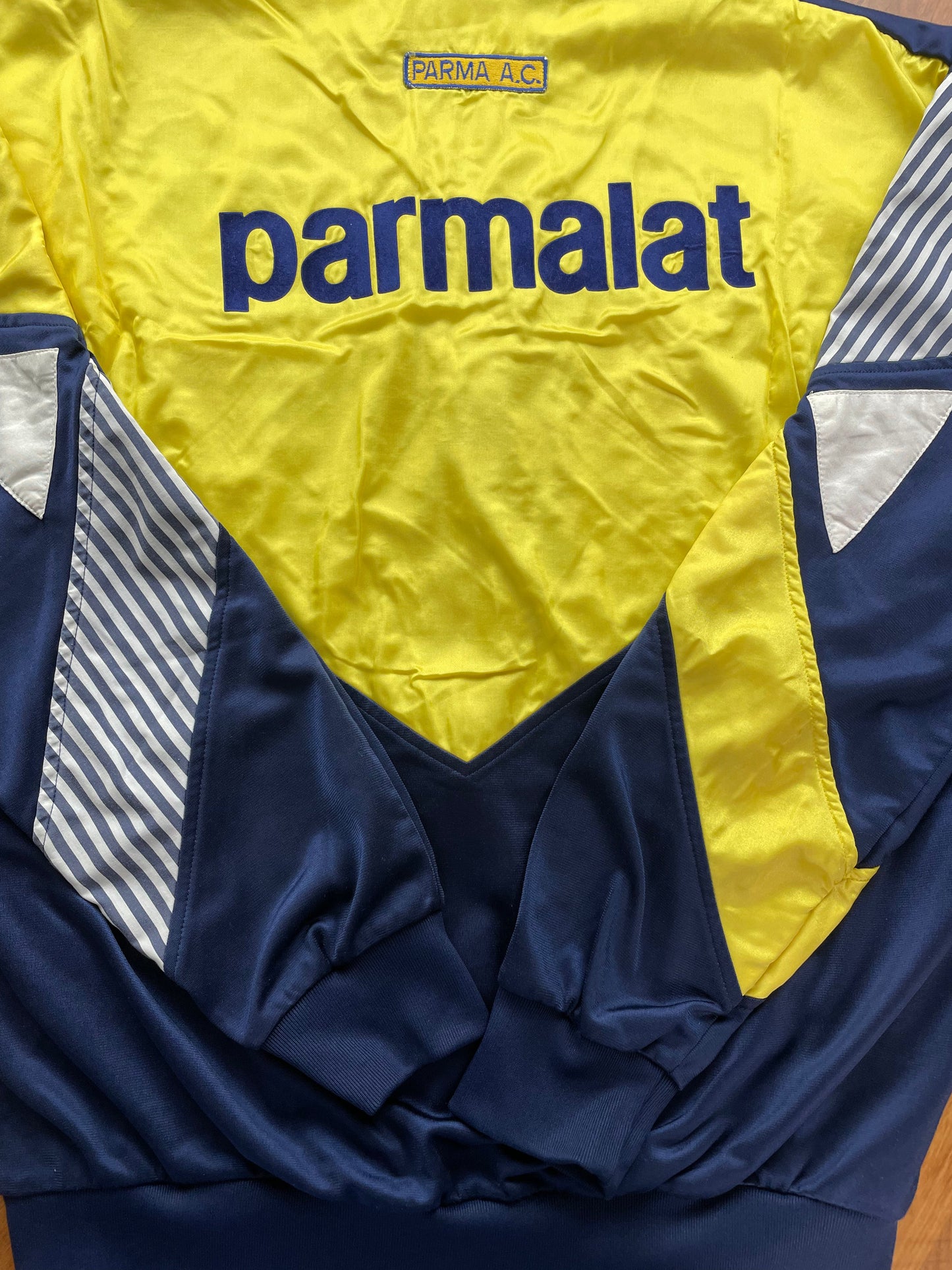 Player Issue Training • Parma • 1990 • Umbro Training Top • Size XL