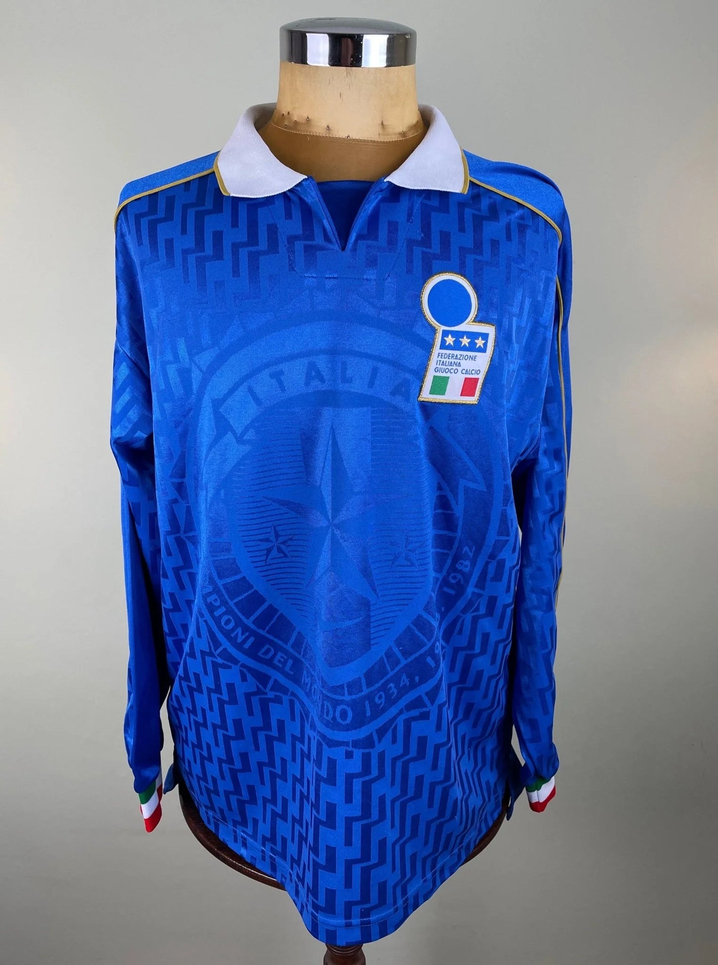 Match Shirt • National • Italia • 1995 • Nike • Home • #05 • Paolo Maldini • vs Estonia • Euro 96 Qualifiers
