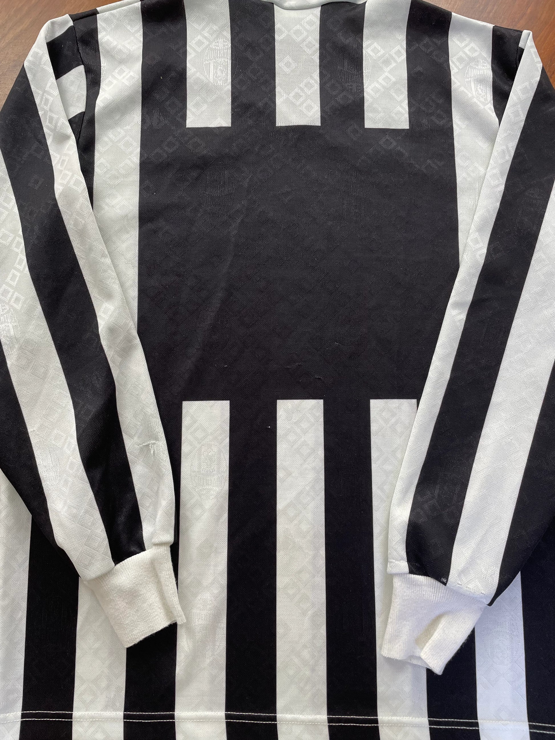 Store Shirt • Juventus • 1989 • Kappa • Home • Size XL • Signed by Roberto Baggio 