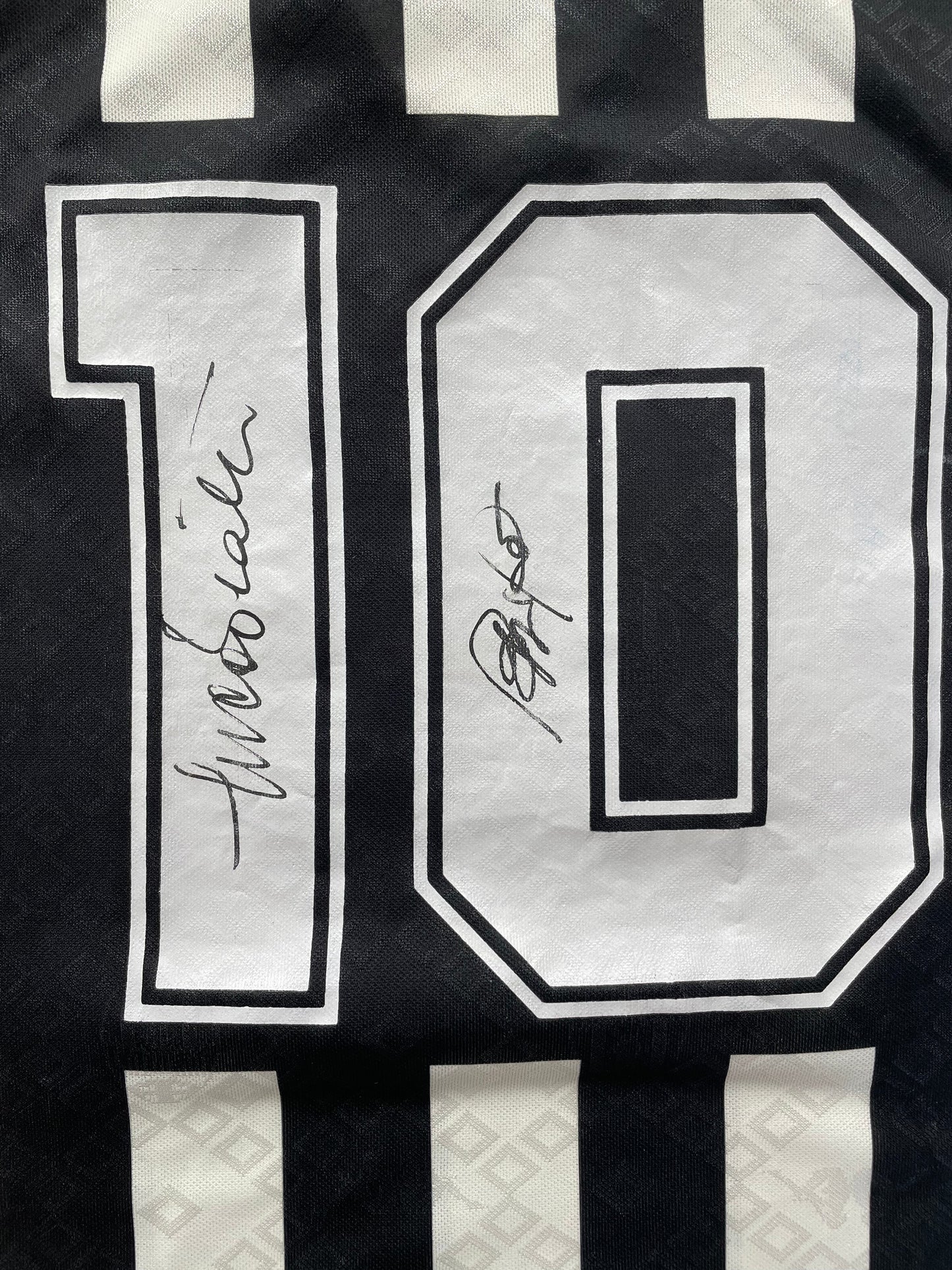 Store Shirt • Juventus • 1993 • Kappa • Home • #10 • Size L • Signed by Baggio, Vialli and Trapattoni