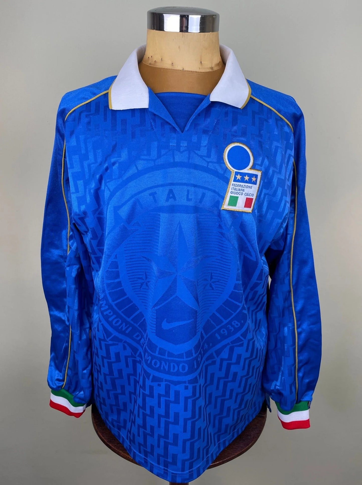 Match Shirt • National • Italia • 1995 • Nike • Home • #09 • Pierluigi Casiraghi • Euro 96 Qualifiers • Signed