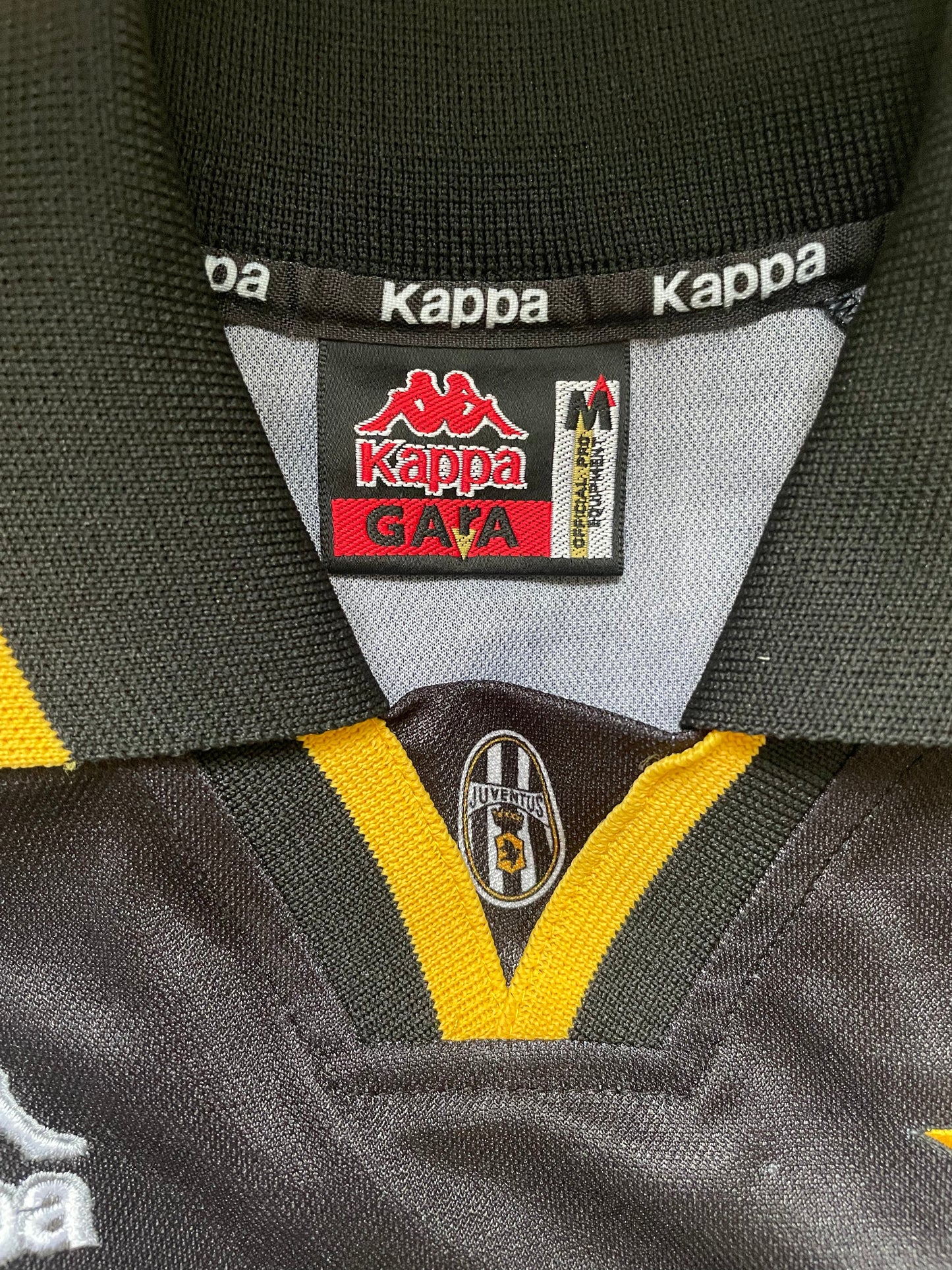 Store Shirt • Juventus • 1996 • Kappa • Third • Size M