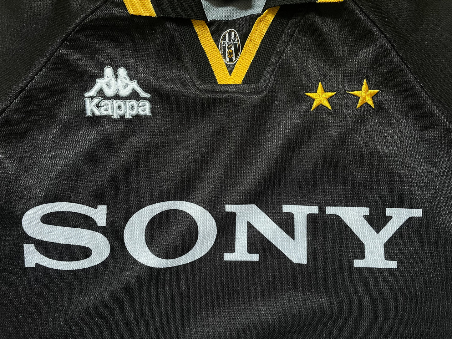 Store Shirt • Juventus • 1996 • Kappa • Size M 