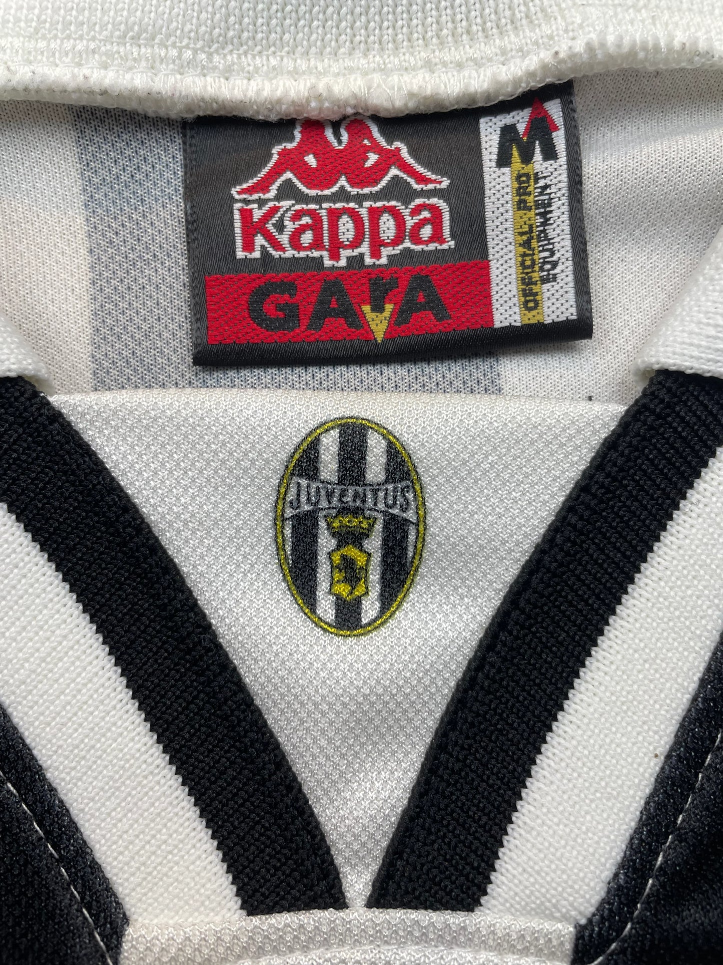 Store Shirt • Juventus • 1994 • Kappa • Home • Size M