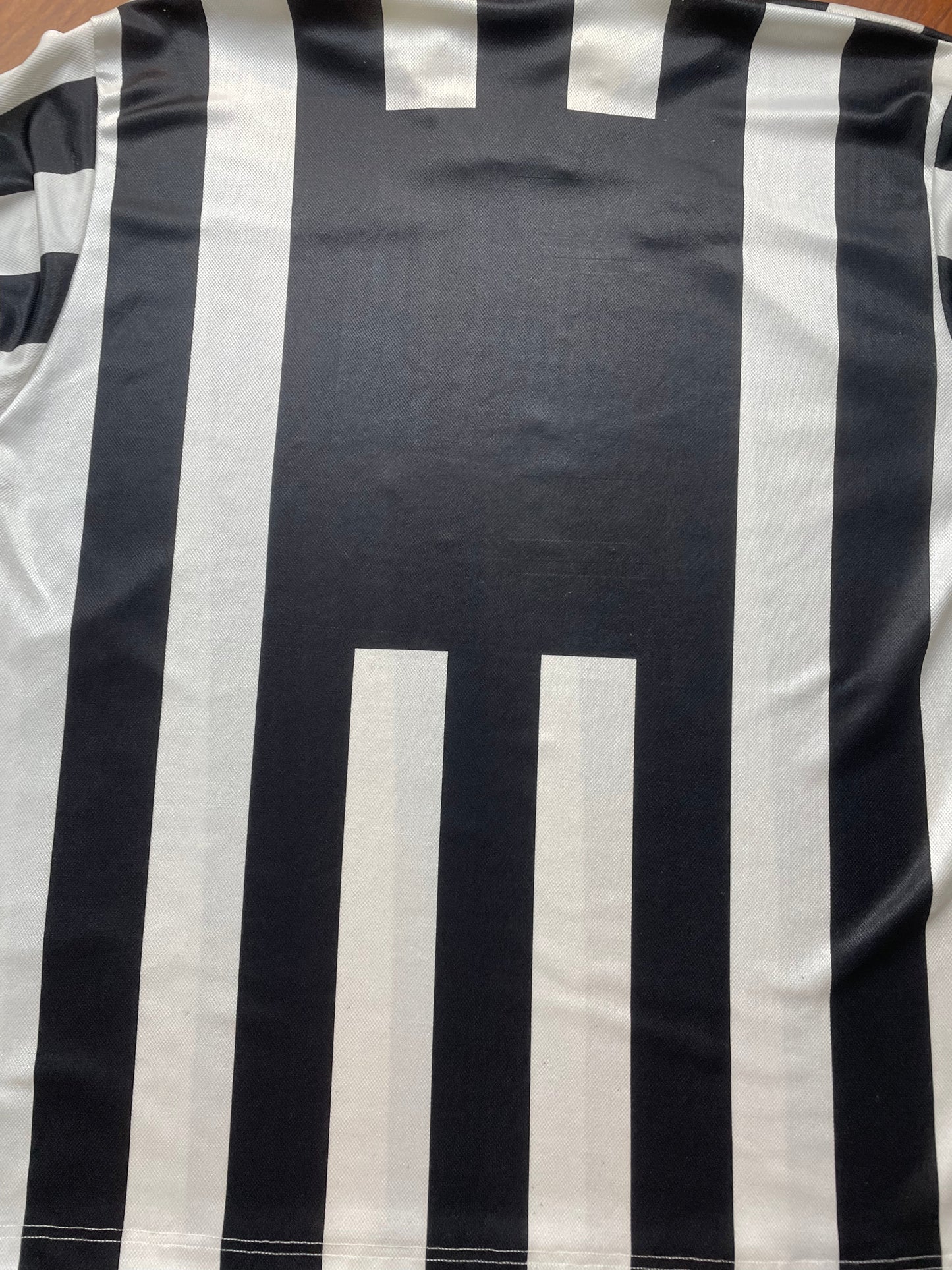 Store Shirt • Juventus • 1994 • Kappa • Home • Size M
