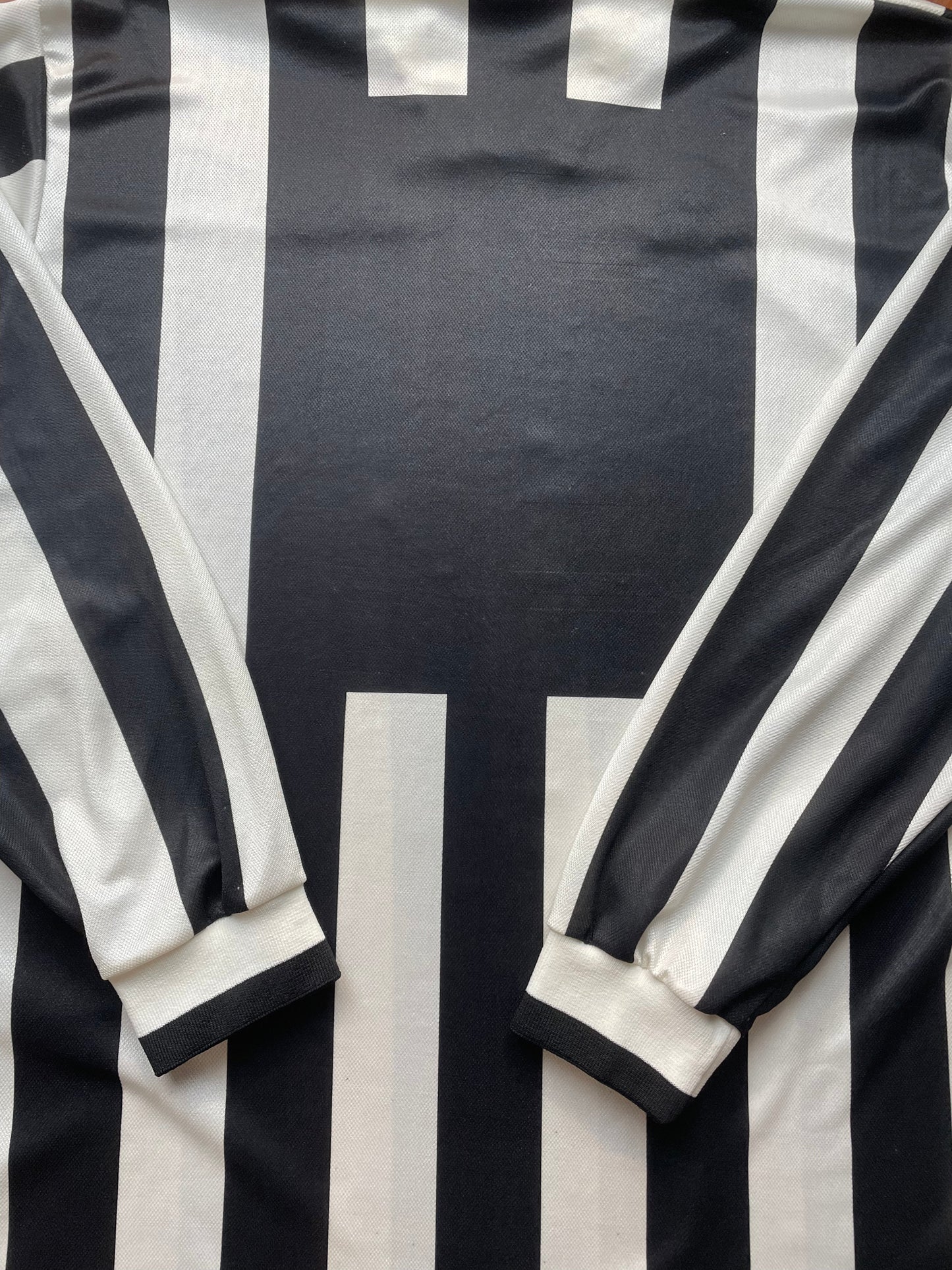 Store Shirt • Juventus • 1994 • Kappa • Home • Size M