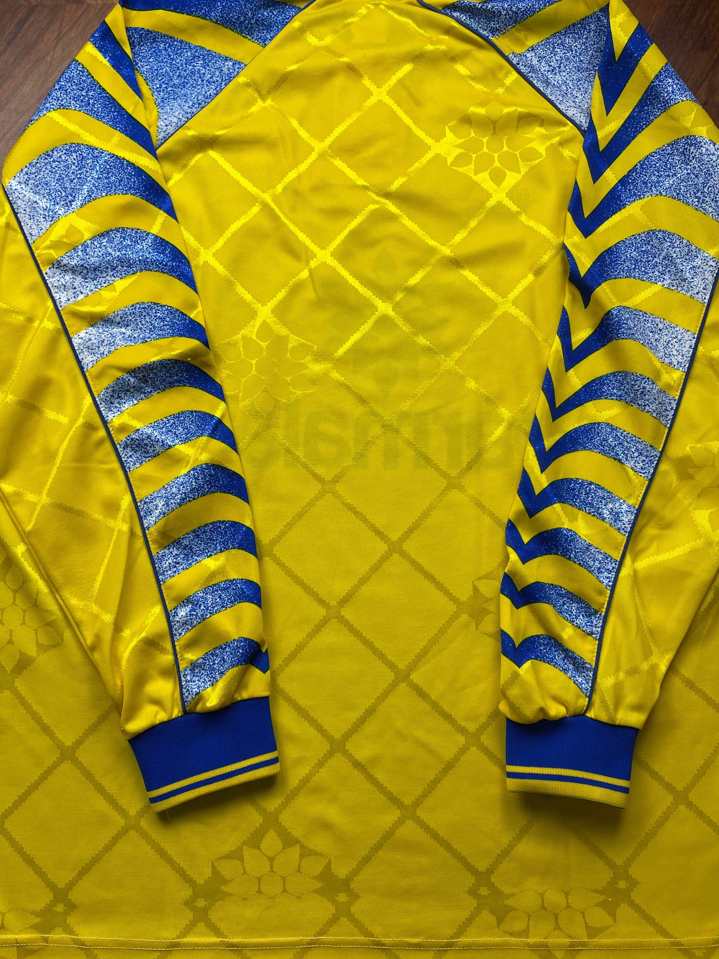 Store Shirt • Parma • 1995 • Puma • Away • Size XL • With Shorts