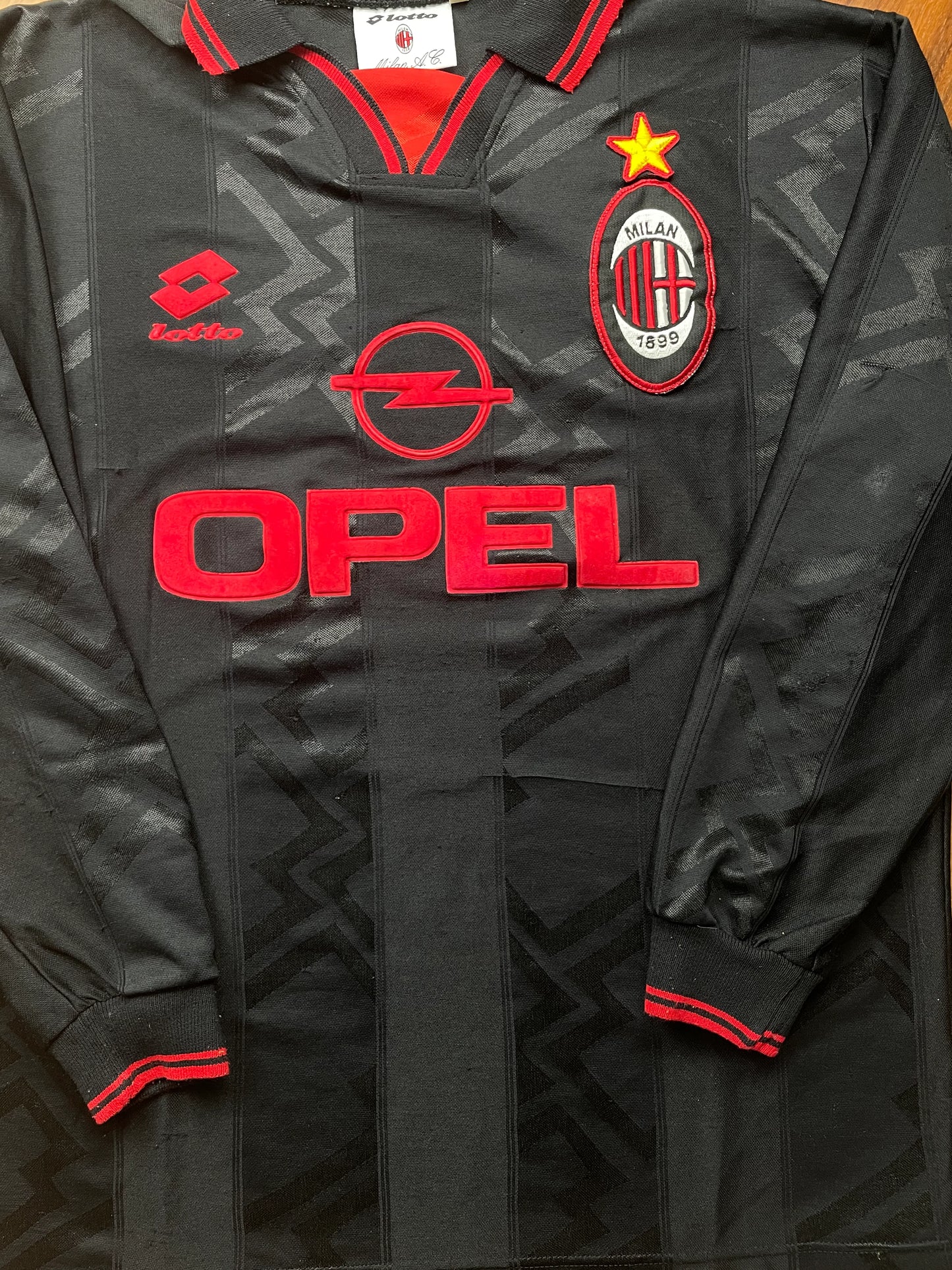 Store Shirt • AC Milan • 1996 • Lotto • Third • Size M 