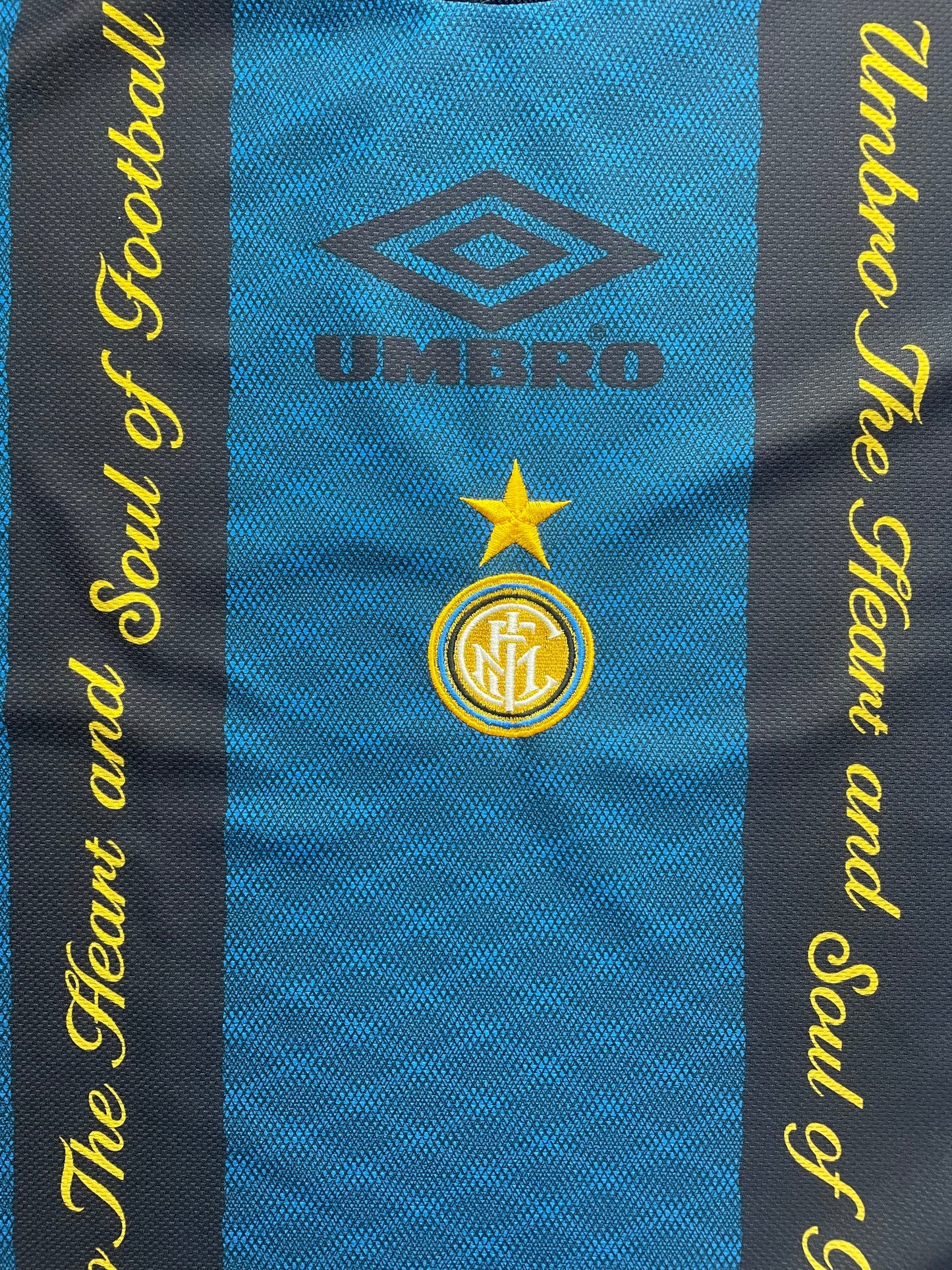 Player Issue Training • Inter • 1994 • Umbro Top • Size M