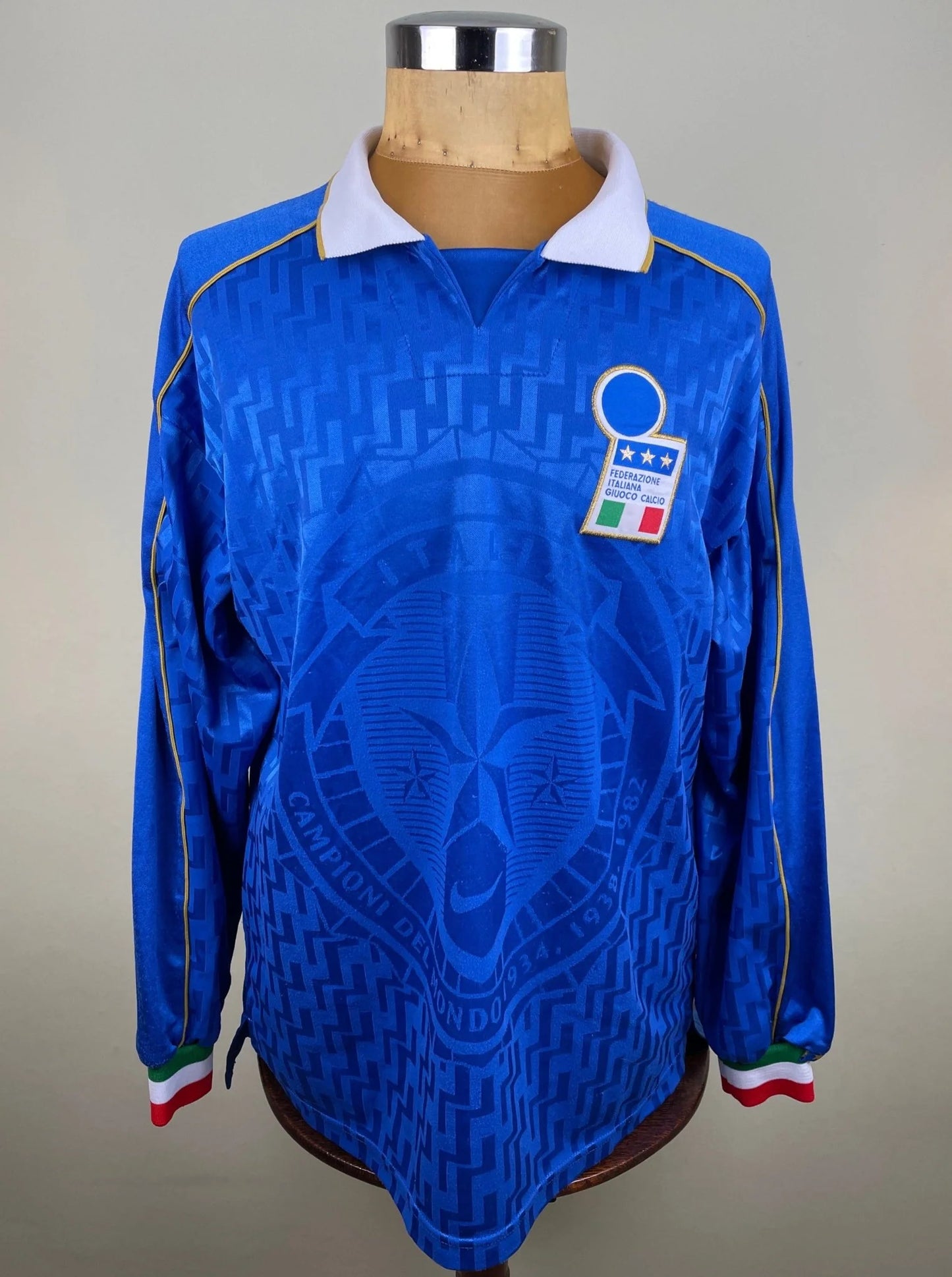 Match Shirt • National • Italia • 1995 • Nike • Home • #02 • Antonio Benarrivo • vs Ukraine • Euro 96 Qualifiers