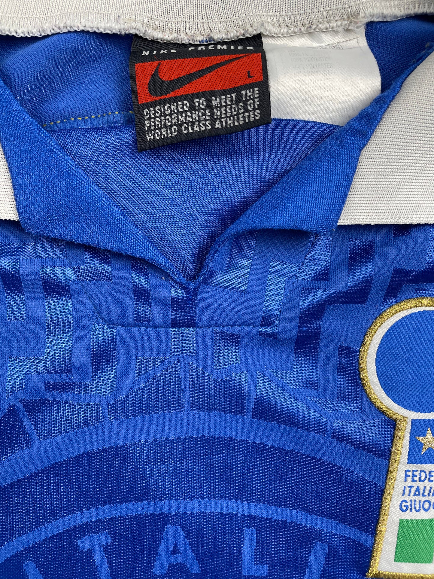 Match Shirt • National • Italia • 1995 • Nike • Home • #09 • Pierluigi Casiraghi • vs Ukraine • Euro 96 Qualifiers