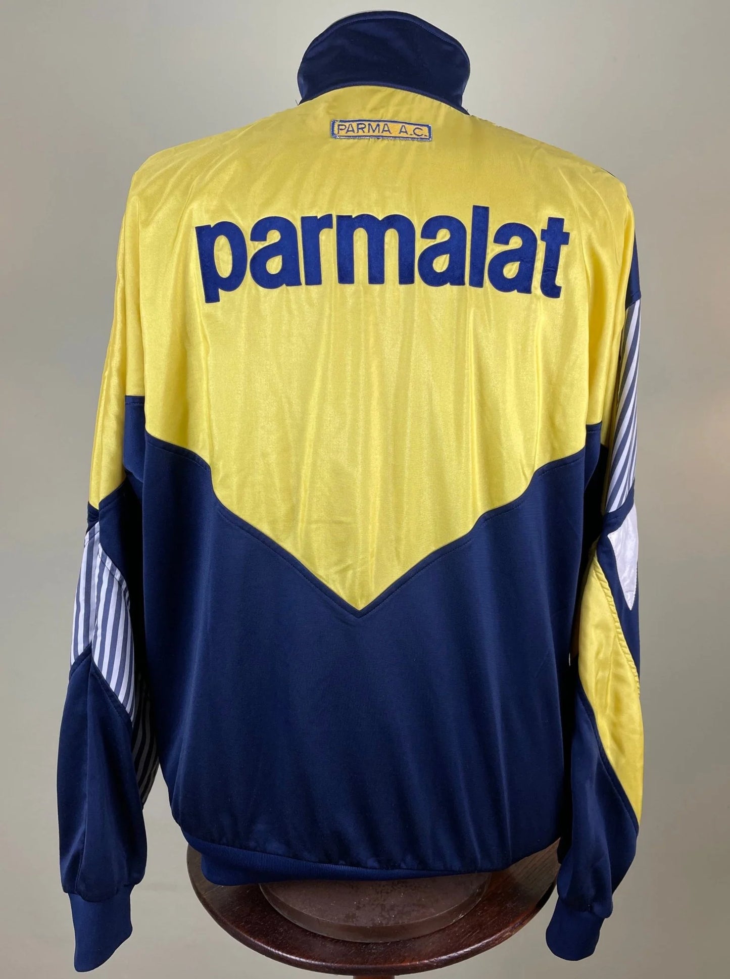 Player Issue Training • Parma • 1990 • Umbro Training Top • Size XL