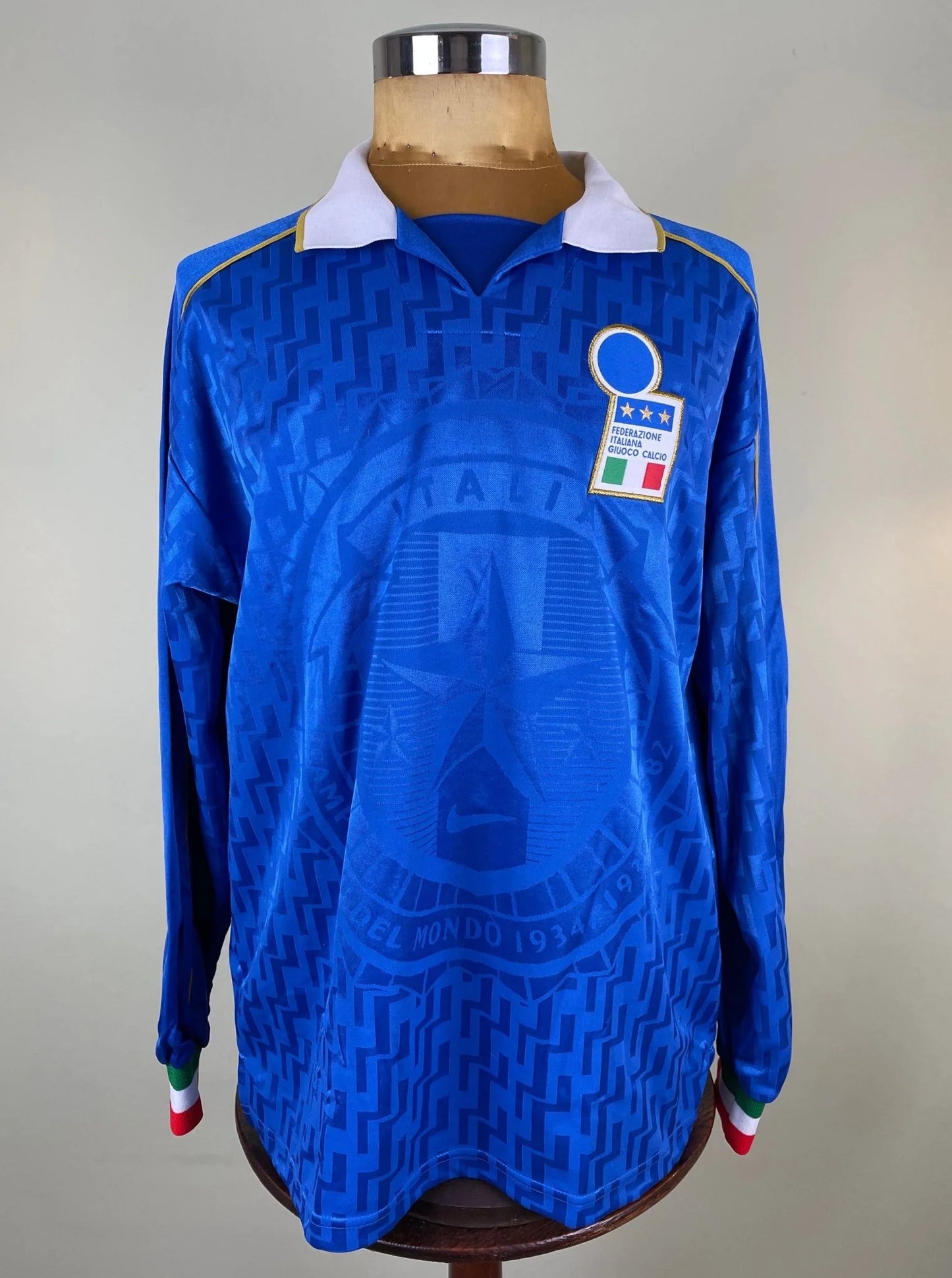 Match Shirt • National • Italia • 1995 • Nike • Home • #08 • Demetrio Albertini • vs Lithuania • Euro 96 Qualifiers