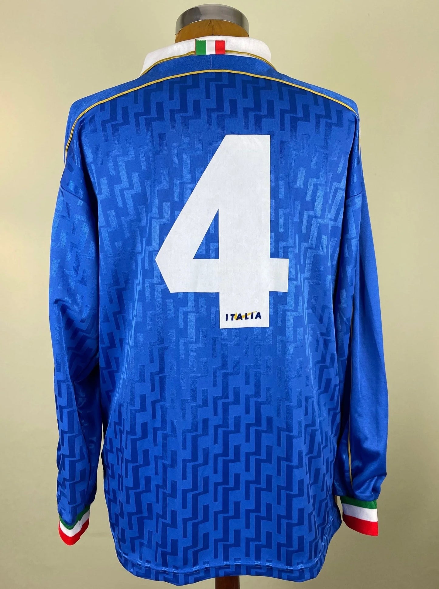 Match Shirt • National • Italia • 1995 • Nike • Home • #04 • Demetrio Albertini • vs Estonia • Euro 96 Qualifiers