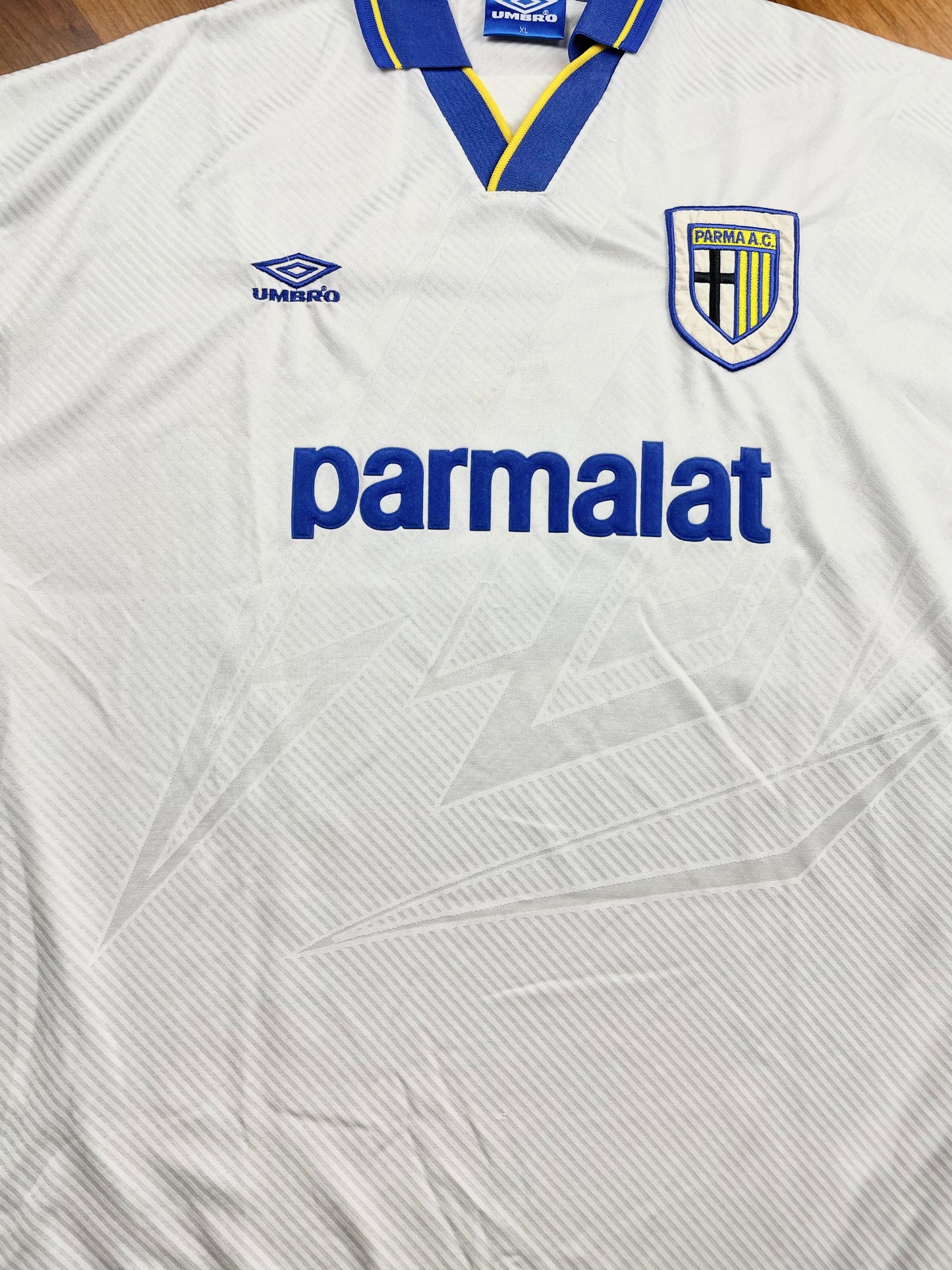 Match Shirt • Club • Parma • 1994 • Umbro • Home • #6 • Fernando Couto • Match Worn
