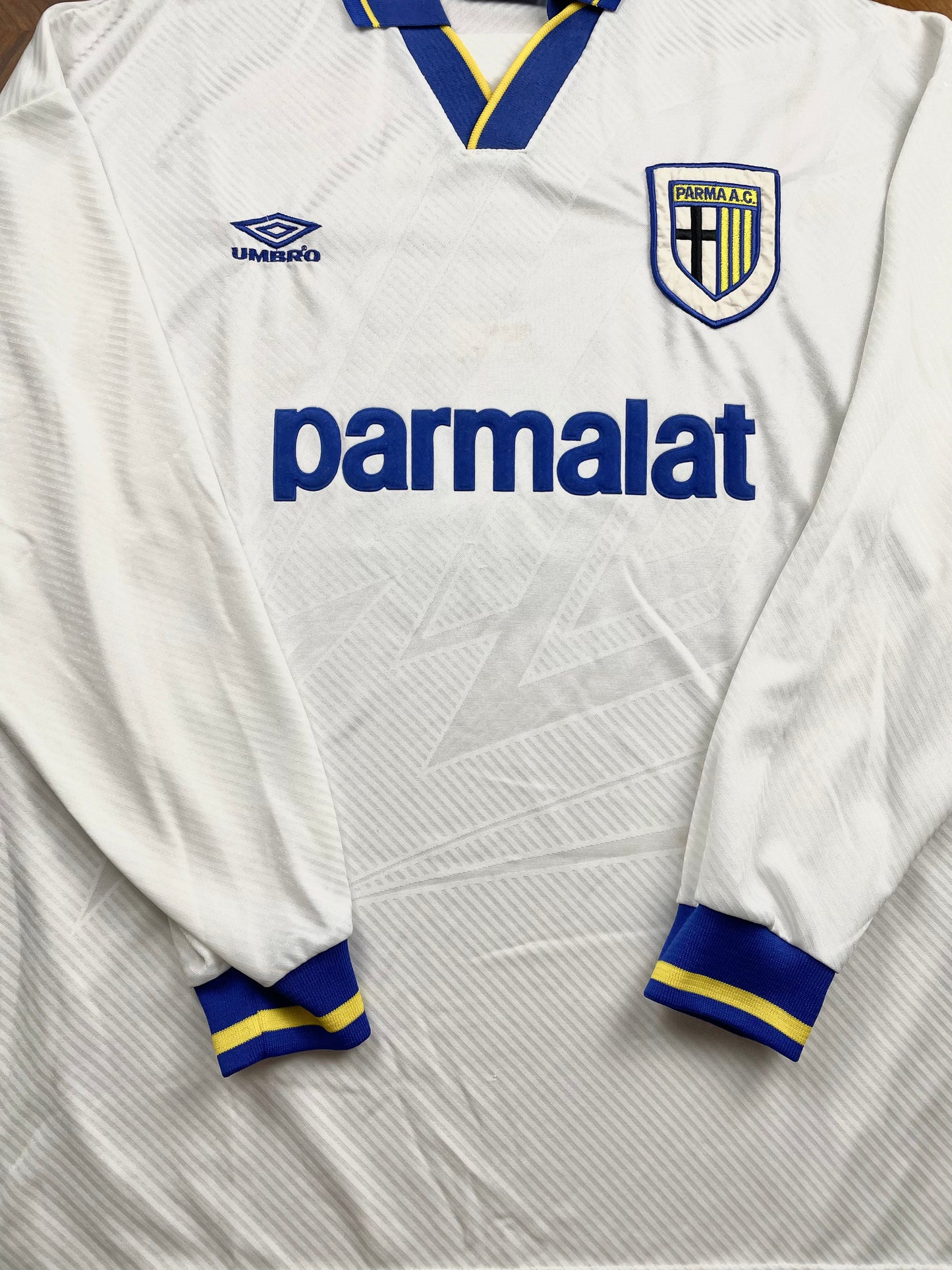 Match Shirt • Club • Parma • 1994 • Umbro • Home • #6 • Fernando Couto • Match Worn