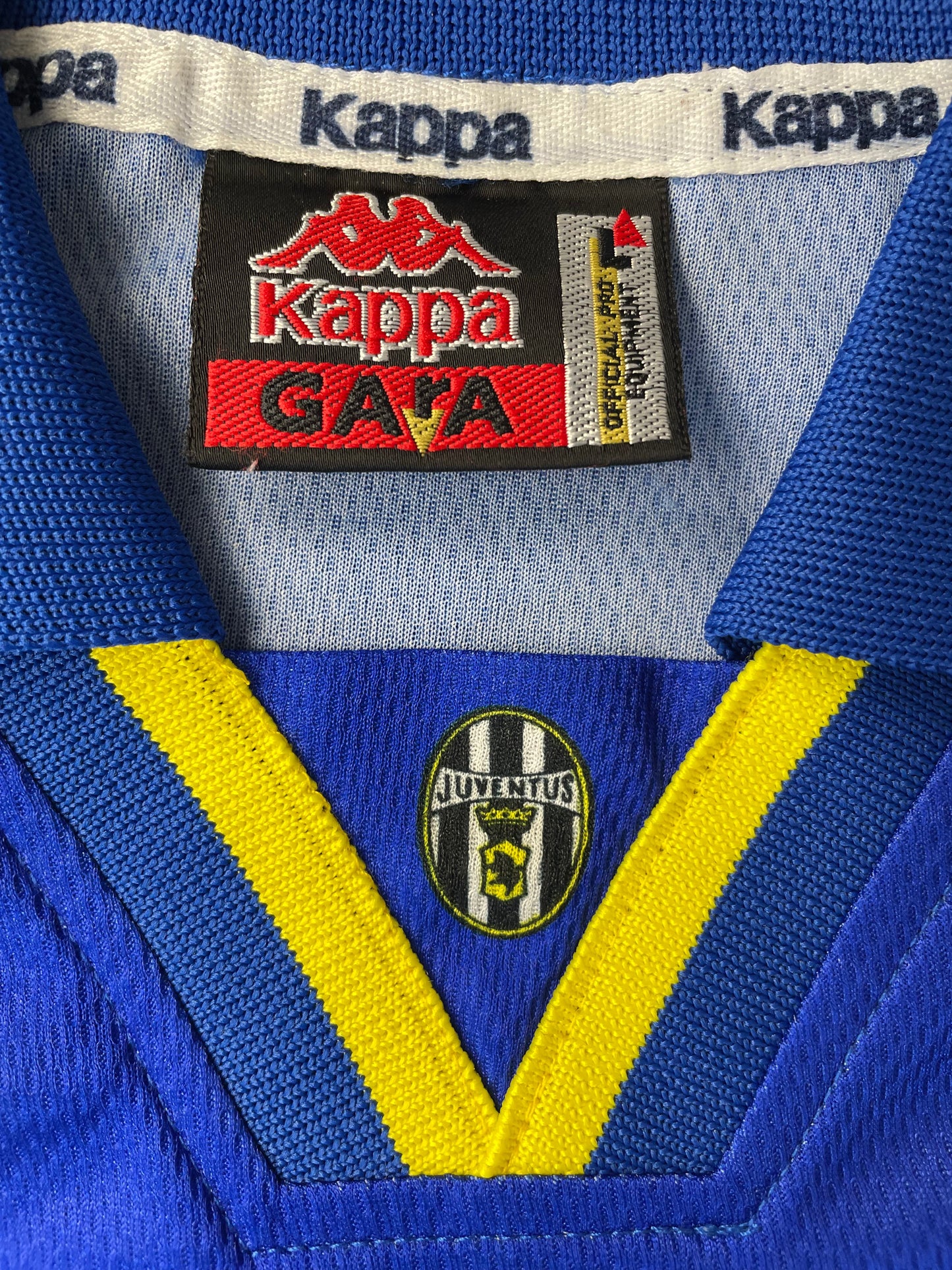 Store Shirt • Juventus • 1996 • Kappa • Away • Size L
