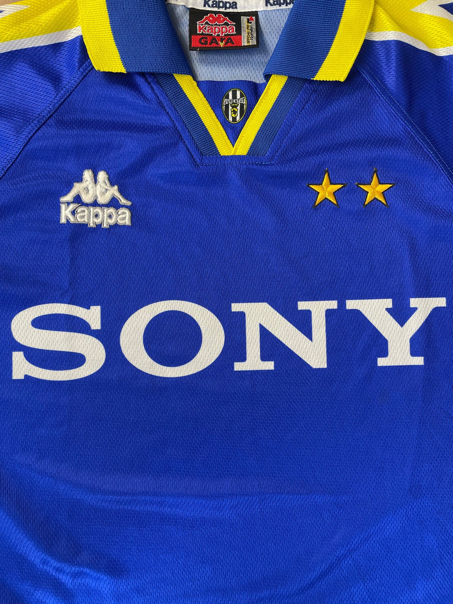 Store Shirt • Juventus • 1996 • Kappa • Away • Size L