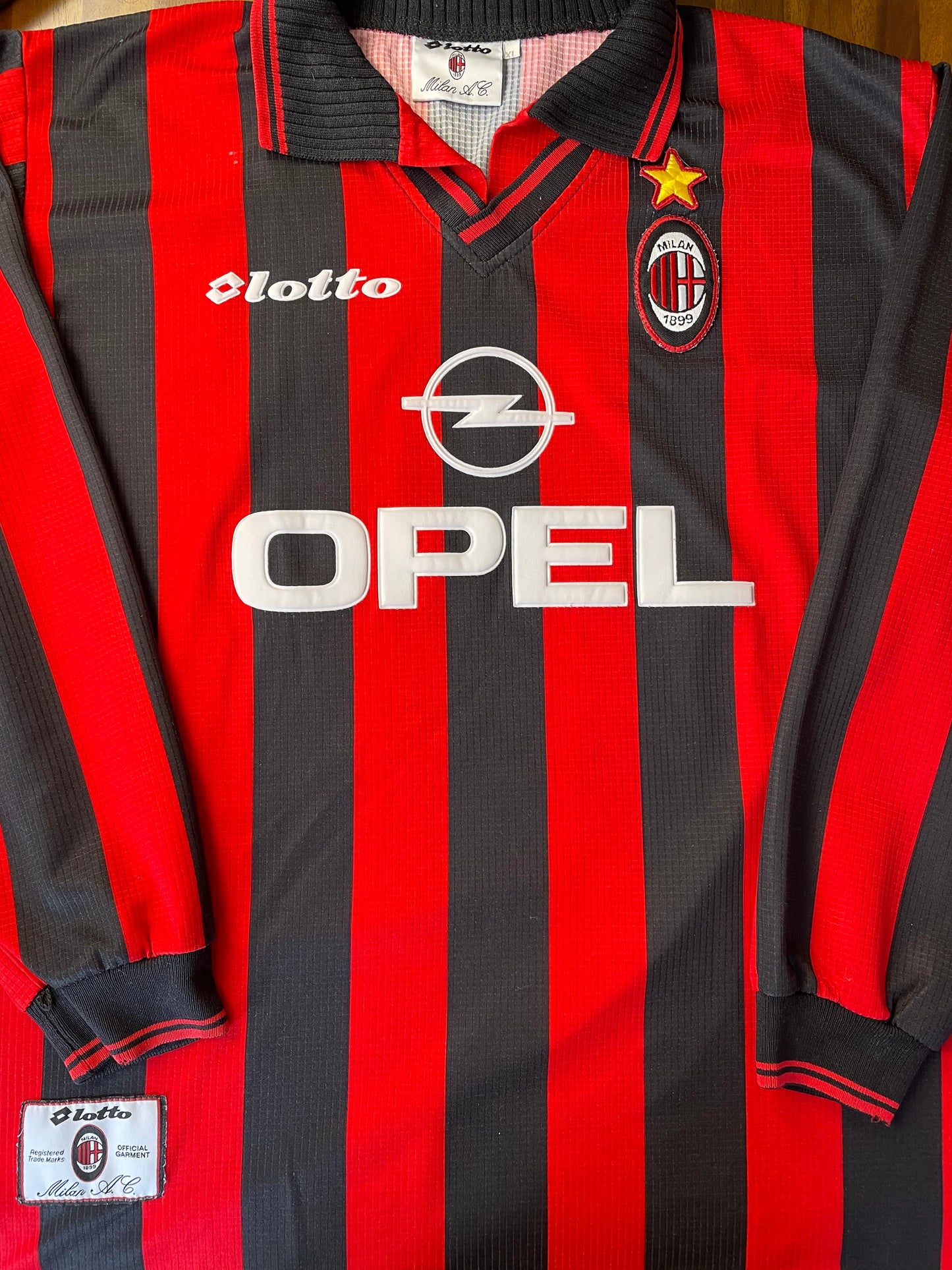 Store Shirt • AC Milan • 1997 • Lotto • Home • Size XL