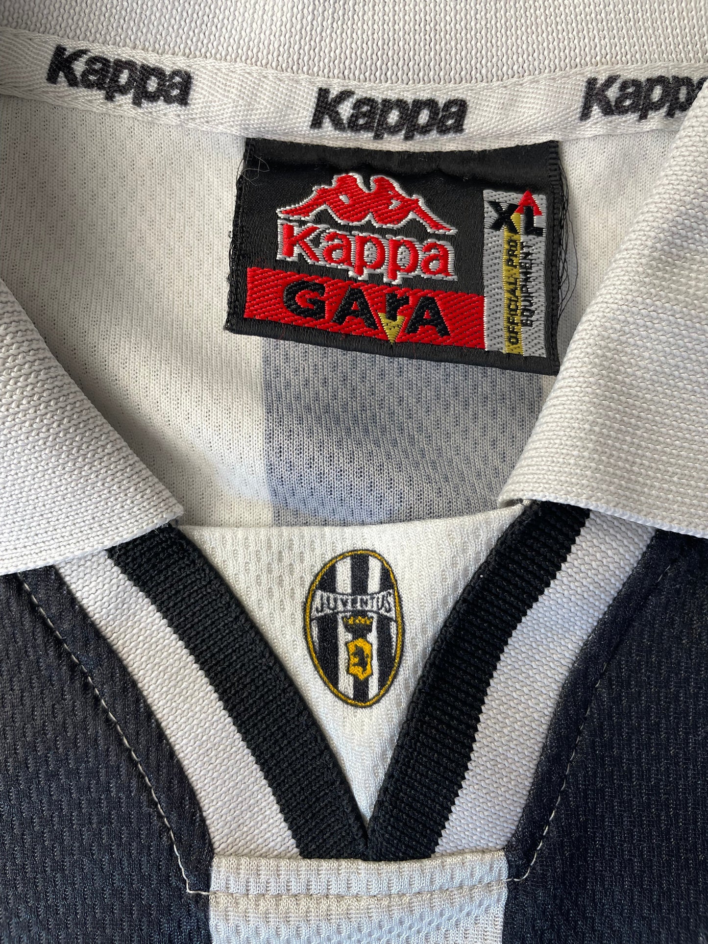 Store Shirt • Juventus • 1996 • Kappa • Home • Size XL