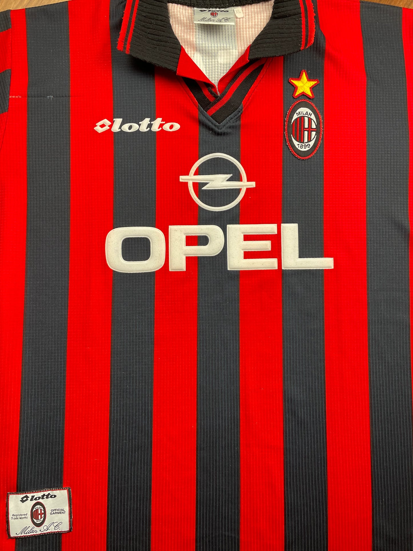 Store Shirt • AC Milan • 1997 • Lotto • Home • George Weah • Size XL