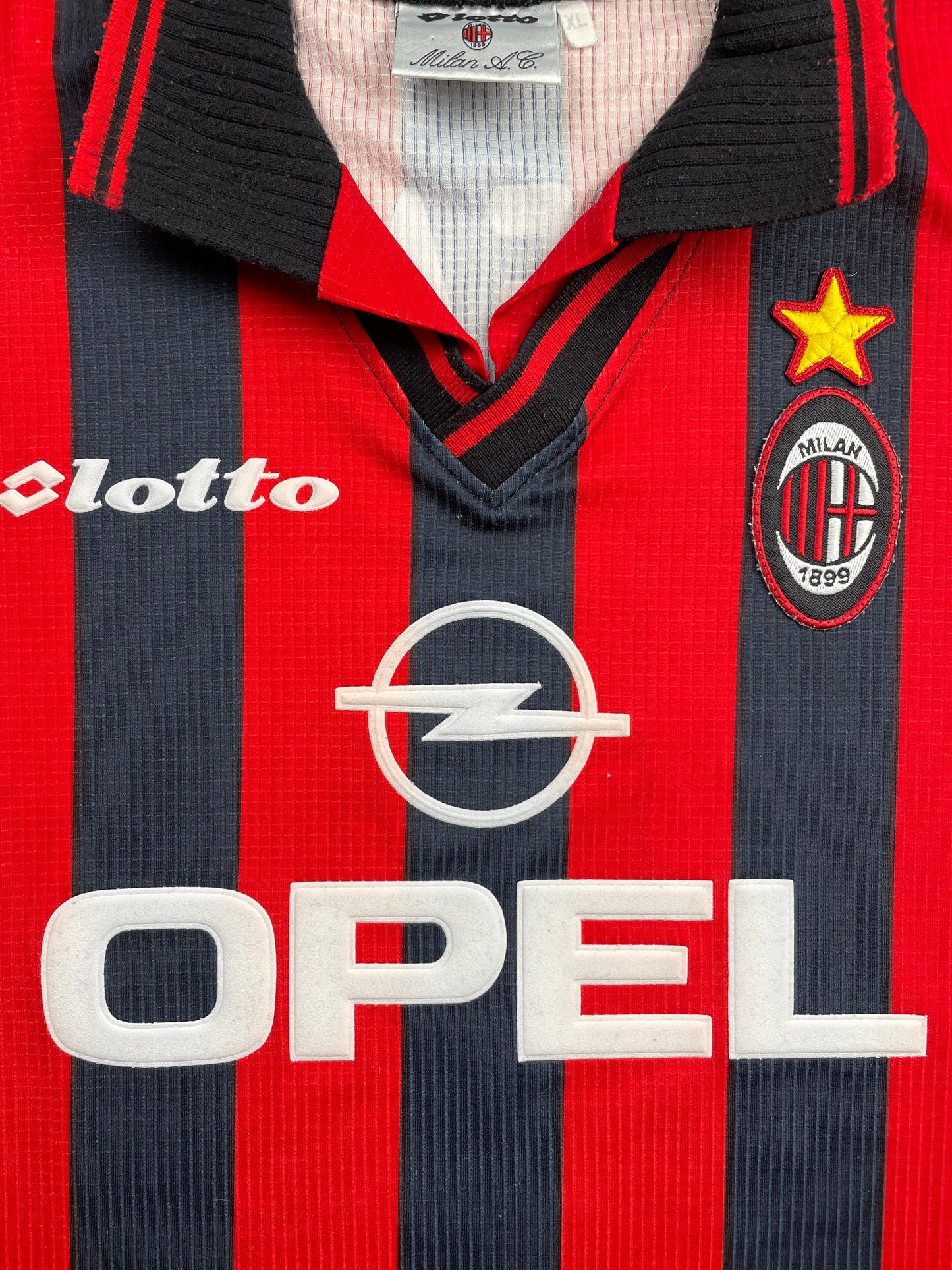 Store Shirt • AC Milan • 1997 • Lotto • Home • George Weah • Size XL