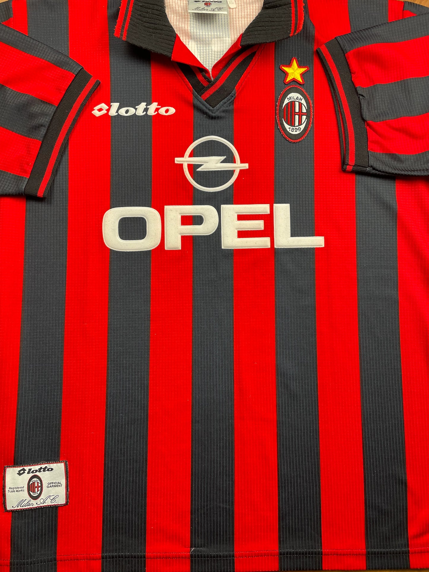 Store Shirt • AC Milan • 1997 • Lotto • Home • George Weah • Size XL