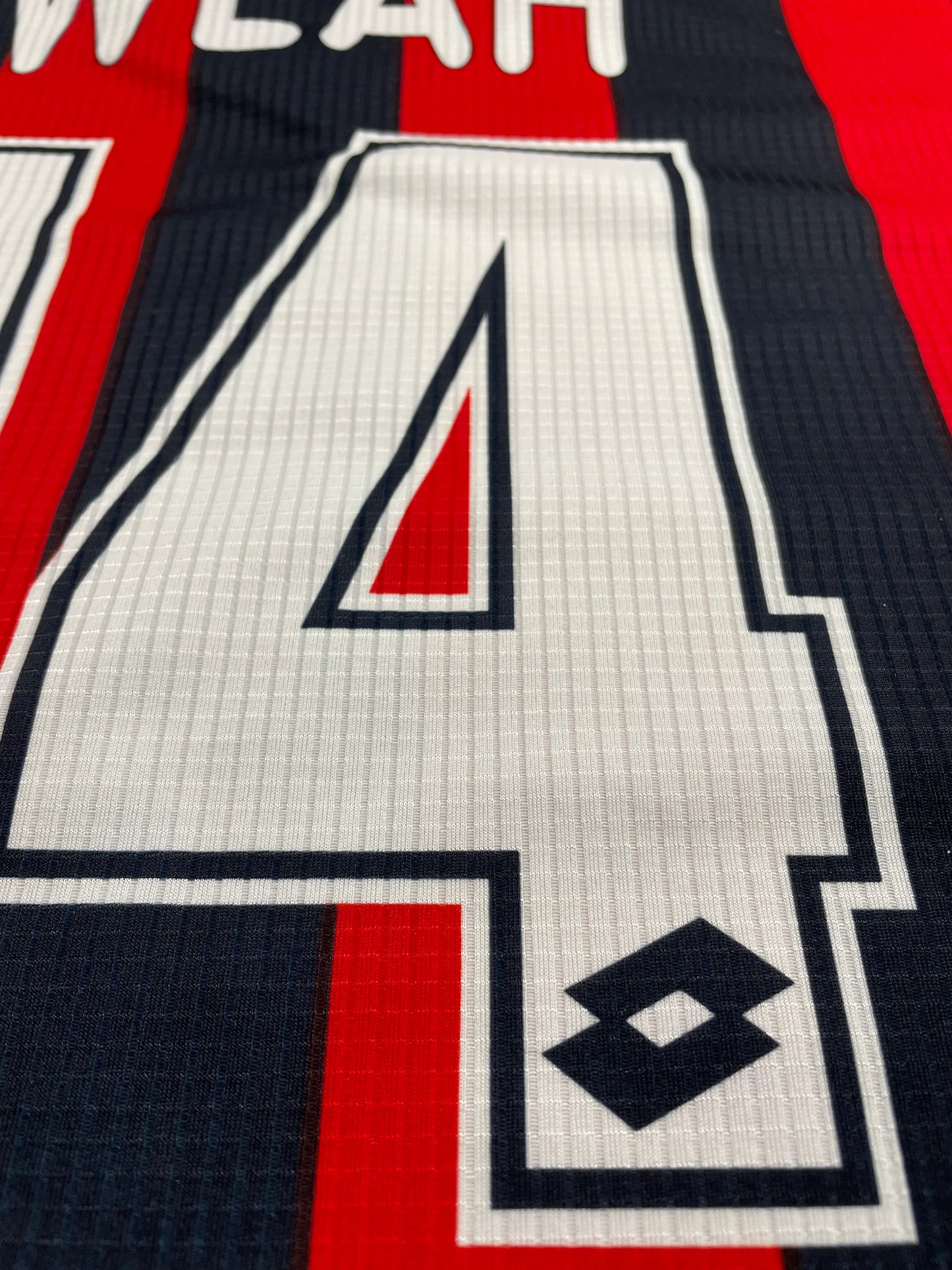 Store Shirt • AC Milan • 1997 • Lotto • Home • George Weah • Size XL