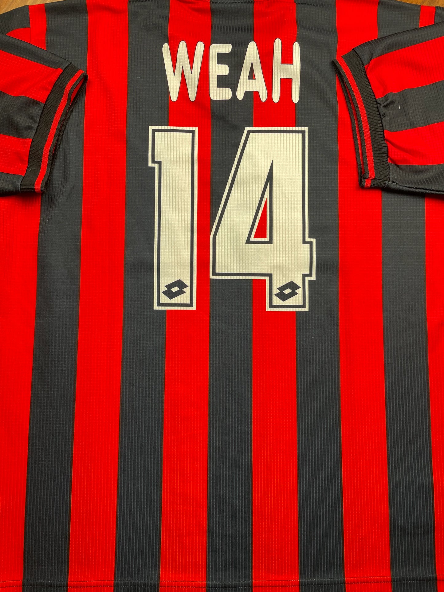 Store Shirt • AC Milan • 1997 • Lotto • Home • George Weah • Size XL