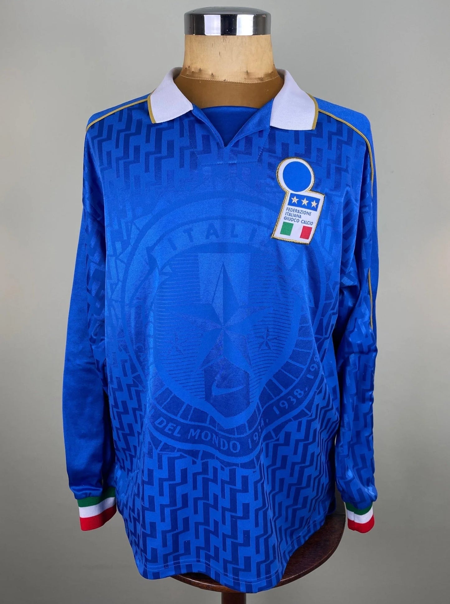 Match Shirt • National • Italia • 1995 • Nike • Home • #06 • Alessandro Costacurta • vs Wales • Friendly