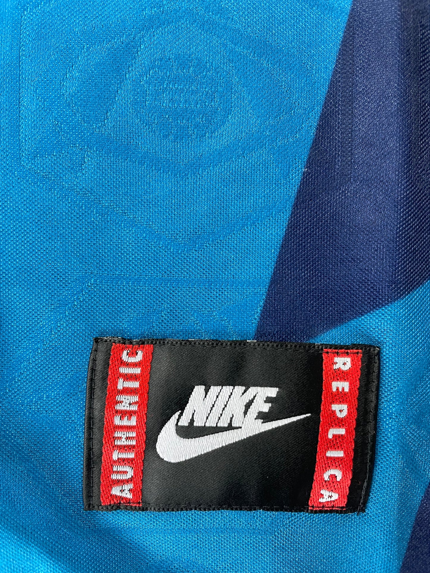 Store Shirt • Arsenal • 1995 • Nike • Away • Size L