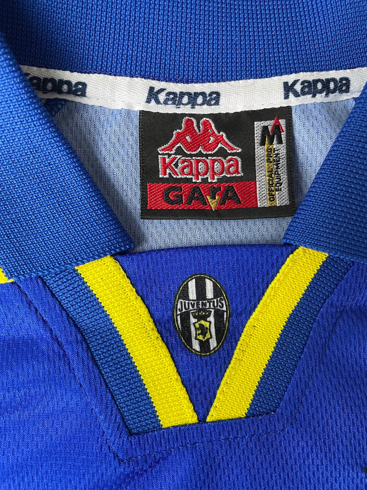 Store Shirt • Juventus • 1996 • Kappa • Away • Size M