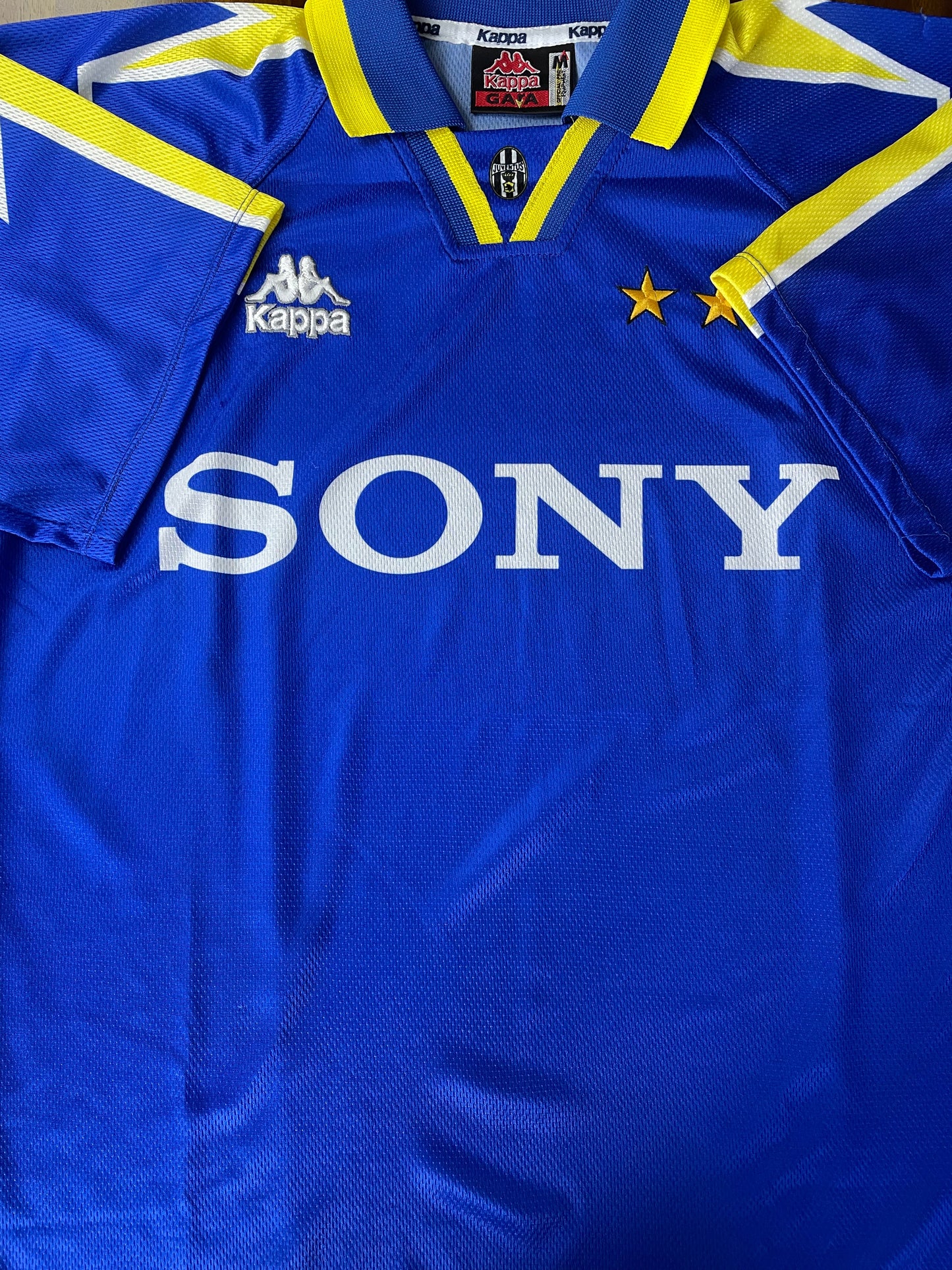 Store Shirt • Juventus • 1996 • Kappa • Away • Size M